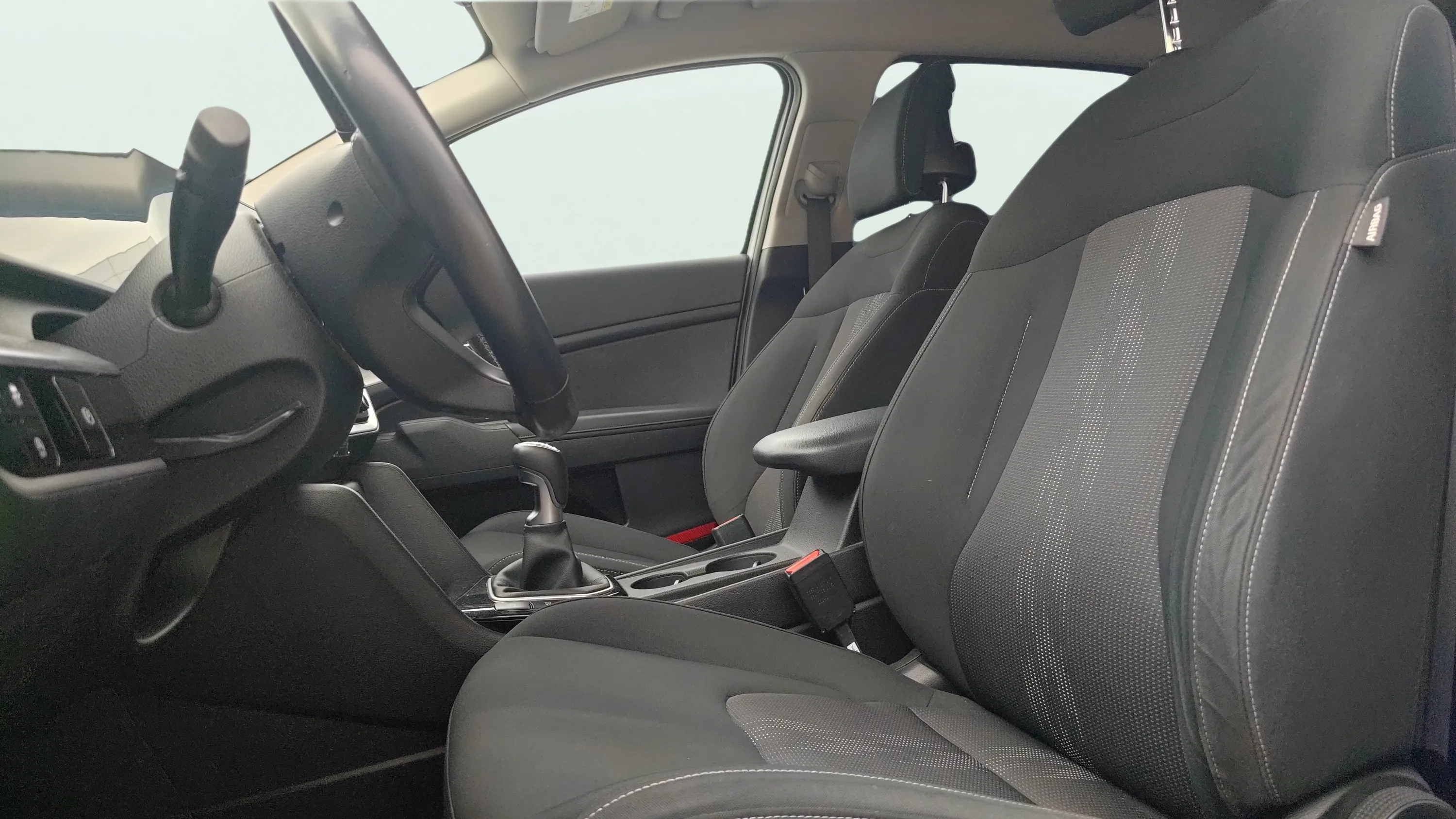 Kia Sportage 1.6 T-GDi Concept 4x2 - foto 13
