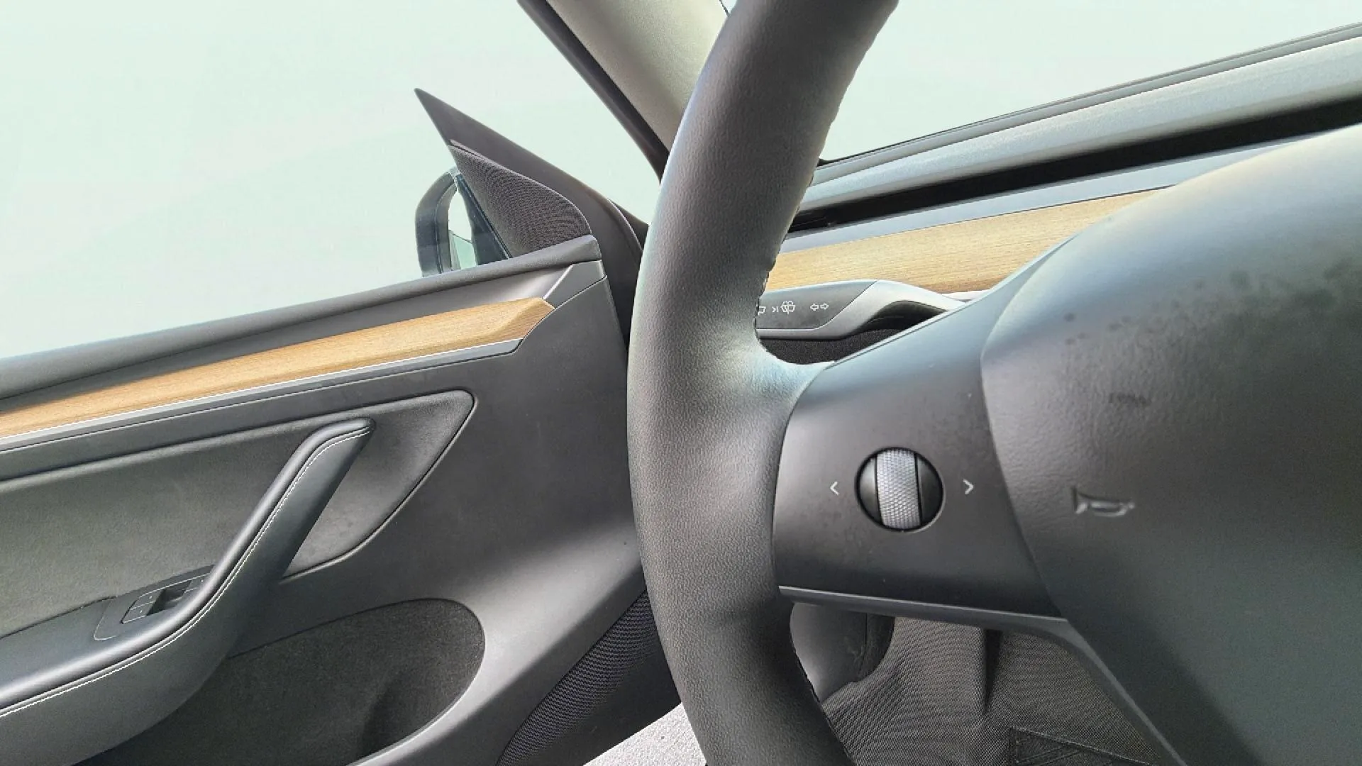 Tesla Model Y Tracción Trasera RWD - foto 17