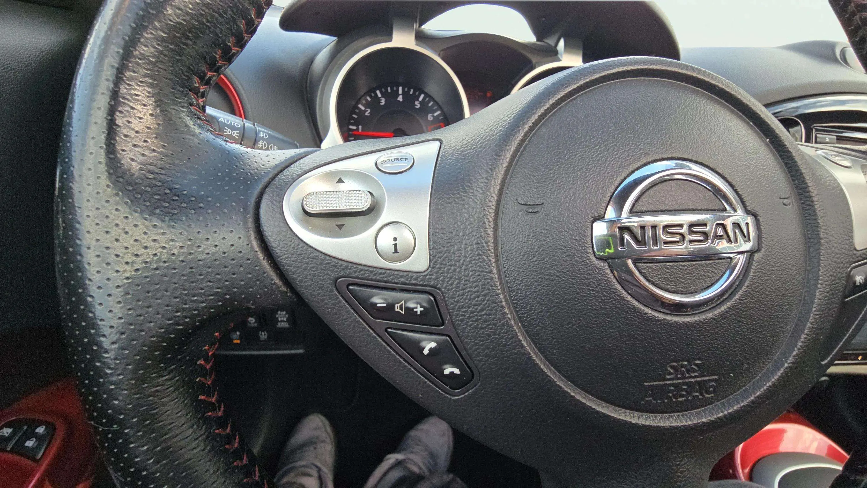 Nissan Juke 1.6 DIG-T Xtron 4x4 Tekna - foto 23