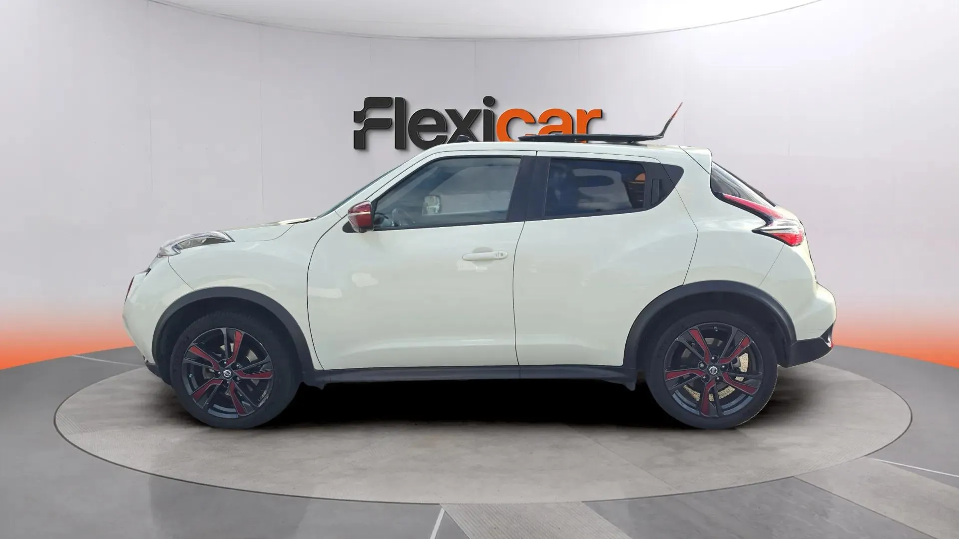Nissan Juke 1.6 DIG-T Xtron 4x4 Tekna - foto 4