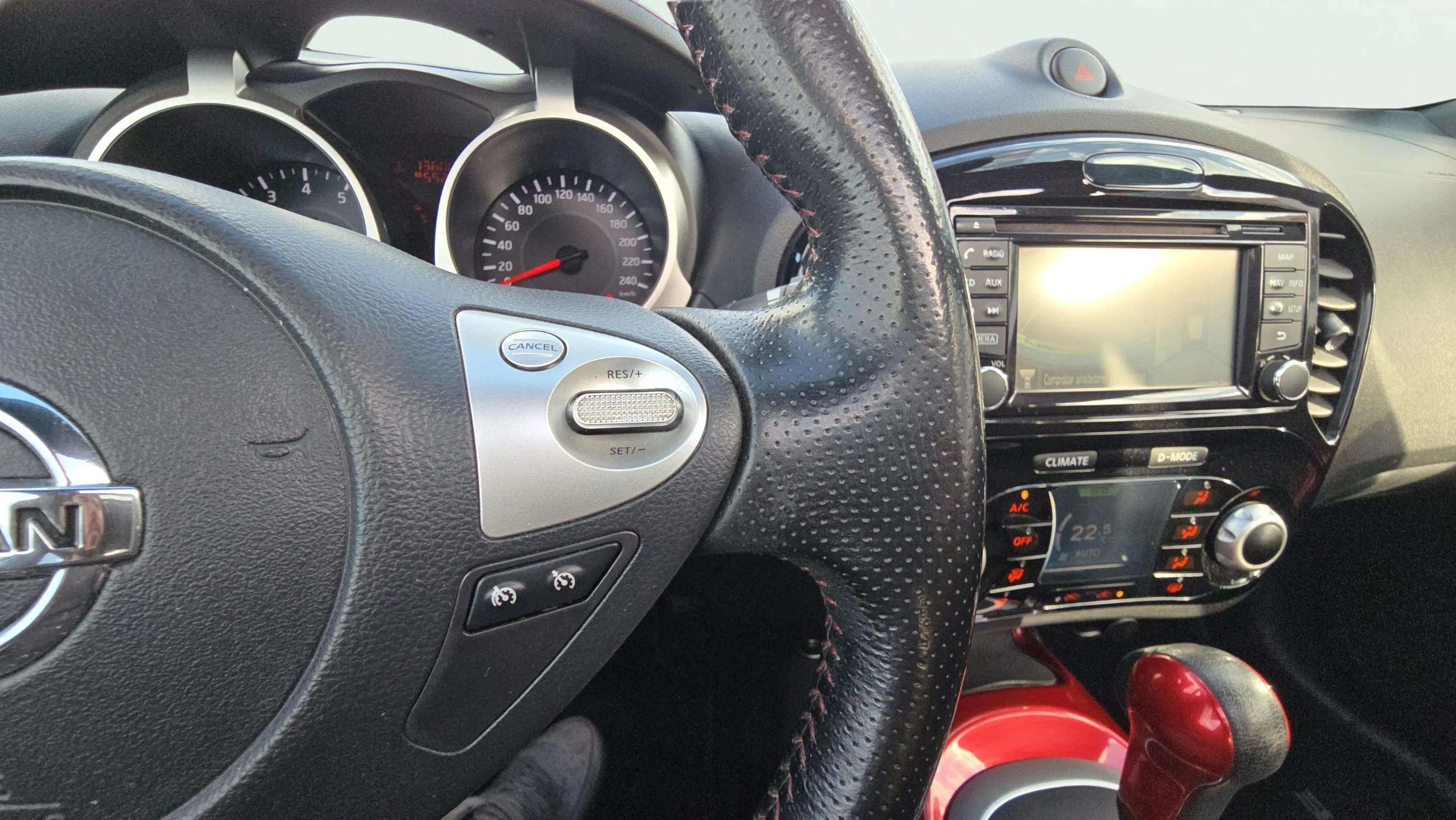 Nissan Juke 1.6 DIG-T Xtron 4x4 Tekna - foto 24