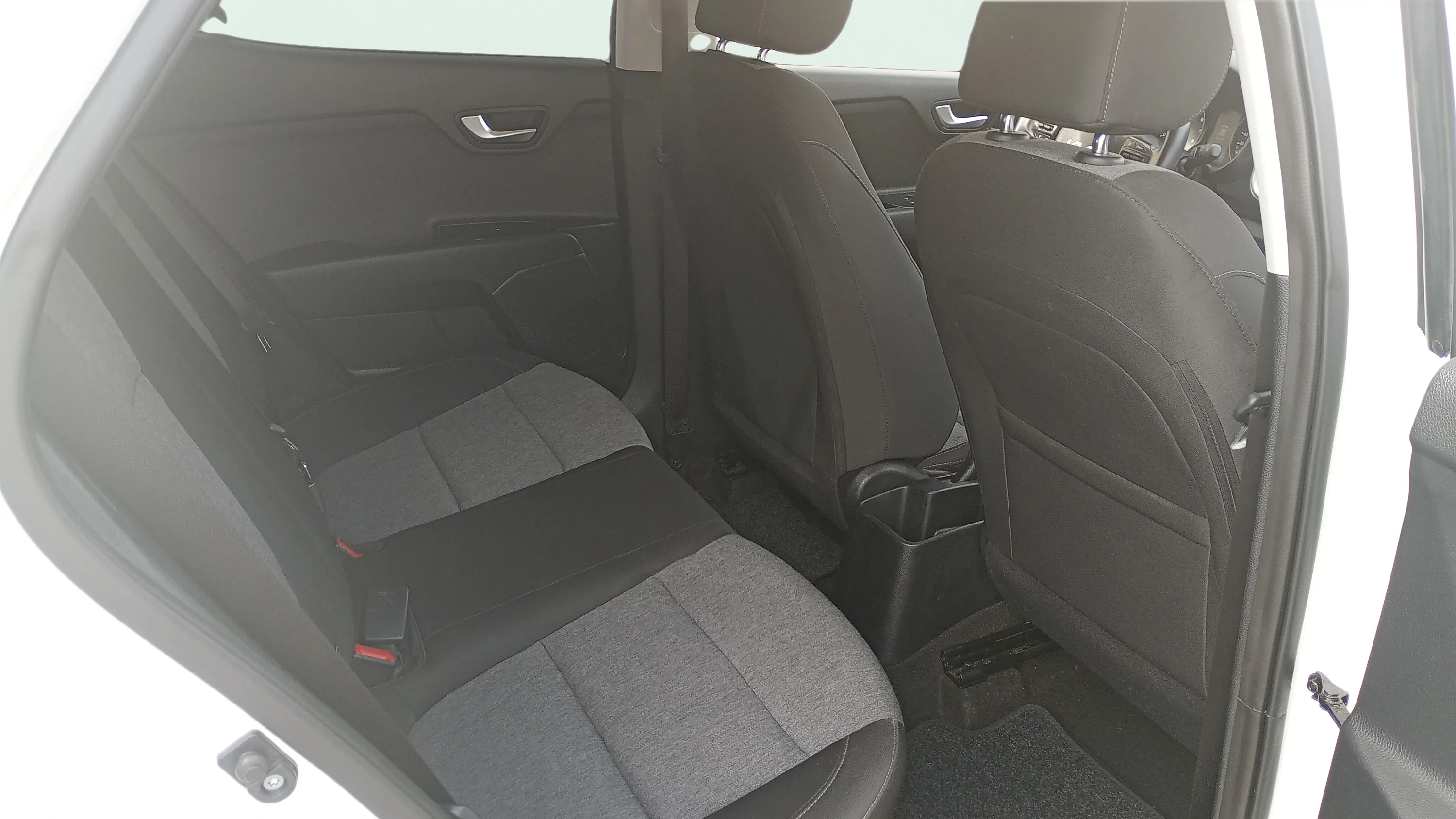 Kia Stonic 1.0 T-GDi MHEV Concept - foto 9