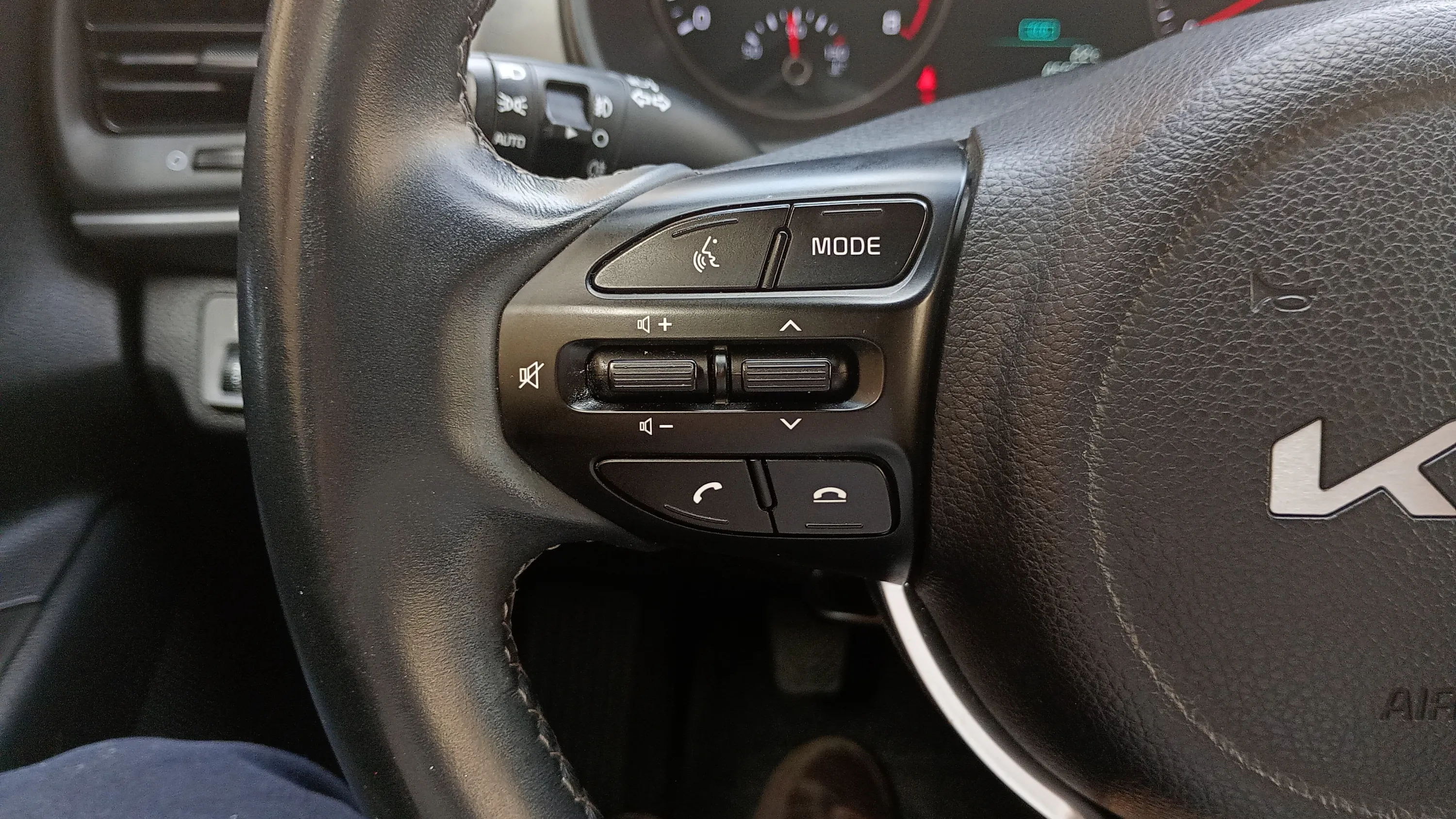 Kia Stonic 1.0 T-GDi MHEV Concept - foto 17