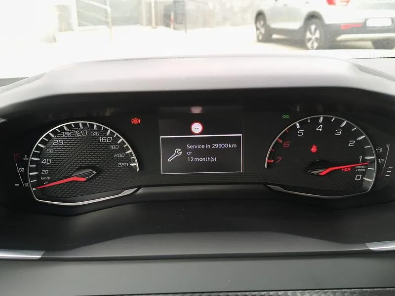 Peugeot 2008 Allure Pack BlueHDi (AC) - foto 22