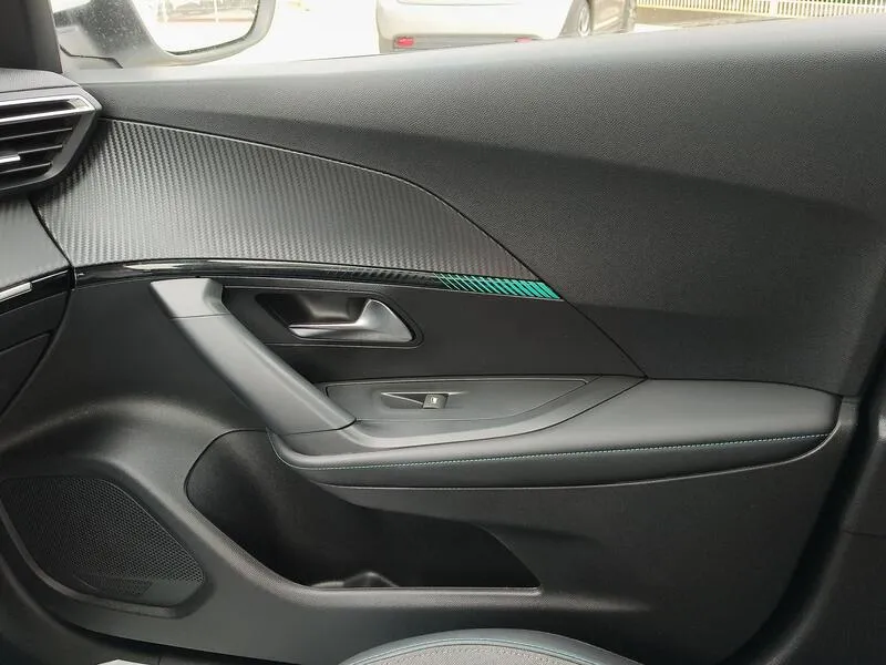 Peugeot 2008 Allure Pack BlueHDi (AC) - foto 15