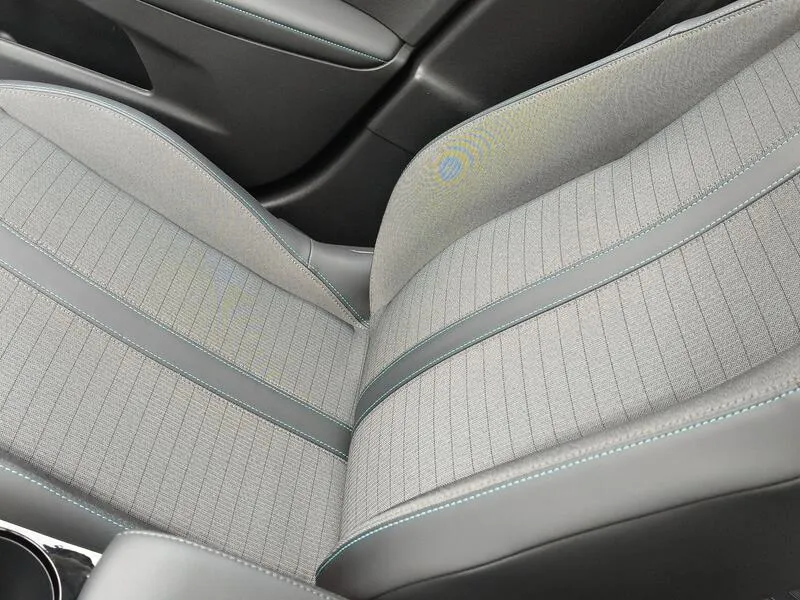 Peugeot 2008 Allure Pack BlueHDi (AC) - foto 16