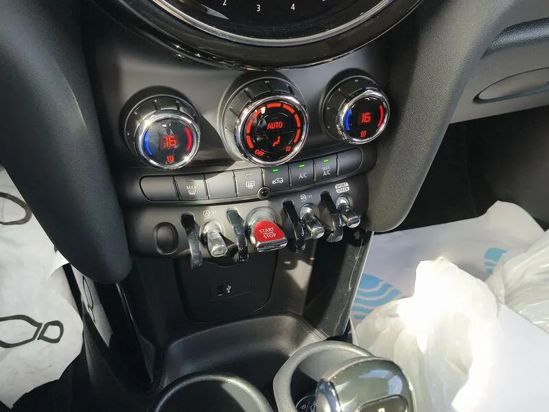 MINI Cooper 1.5 - foto 12