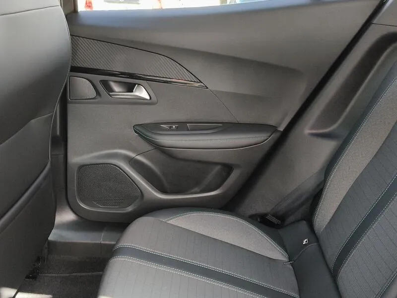 Peugeot 2008 Allure Pack PureTech 130 - foto 33