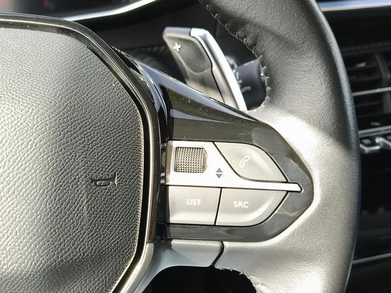 Peugeot 2008 Allure Pack PureTech 130 - foto 24