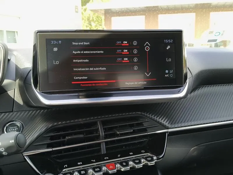 Peugeot 2008 Allure Pack PureTech 130 - foto 11