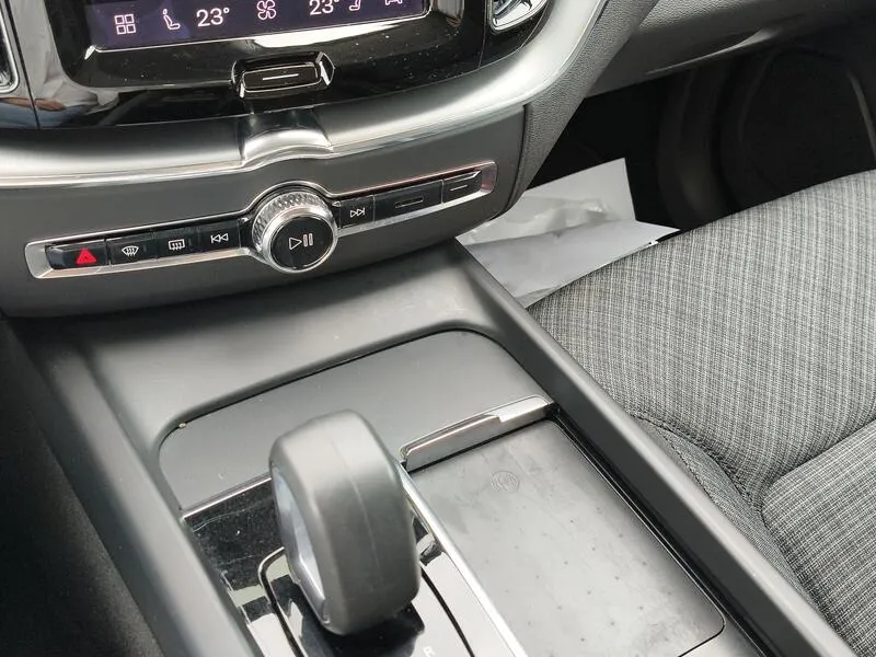 Volvo XC60 2.0 B4 D Core - foto 12