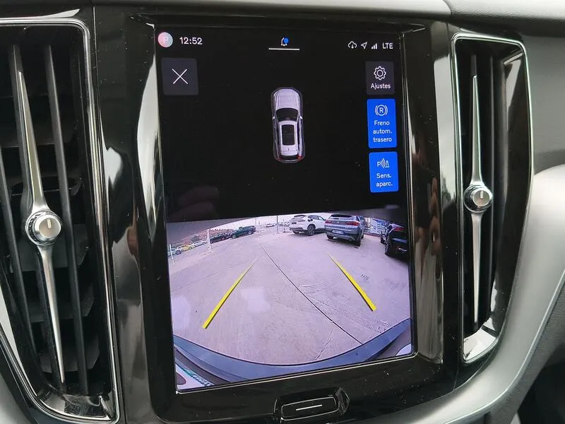 Volvo XC60 2.0 B4 D Core - foto 18
