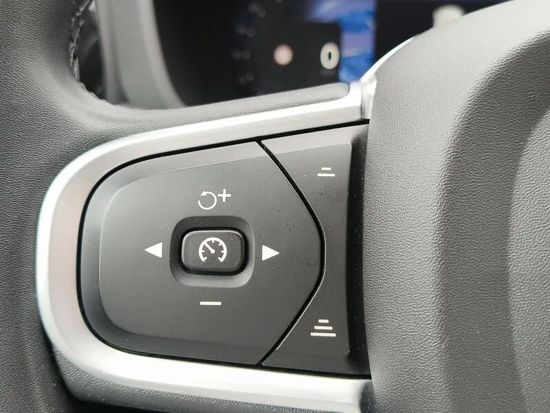 Volvo XC60 2.0 B4 D Core - foto 26