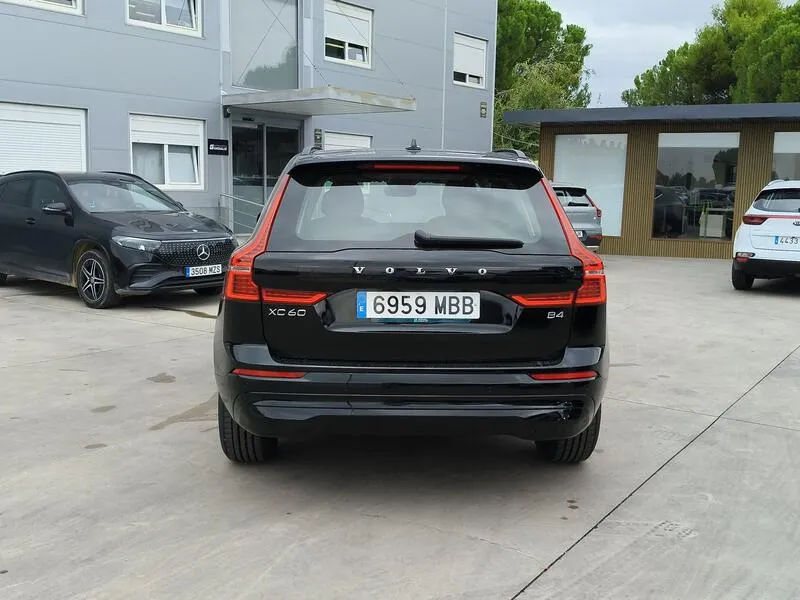 Volvo XC60 2.0 B4 D Core - foto 5
