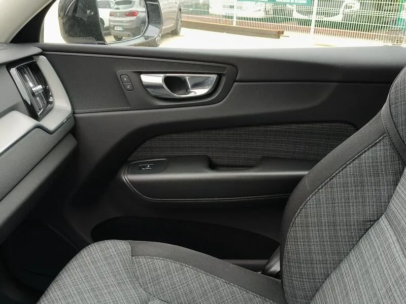 Volvo XC60 2.0 B4 D Core - foto 22