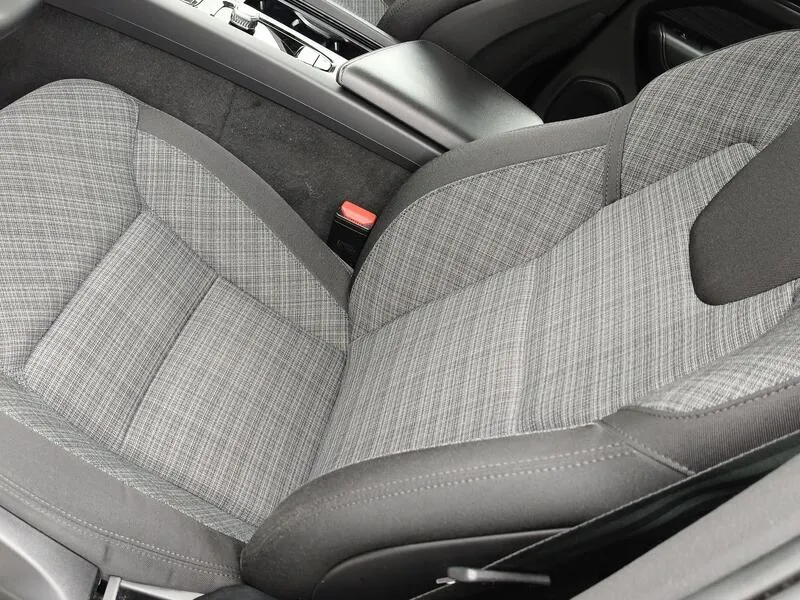 Volvo XC60 2.0 B4 D Core - foto 32