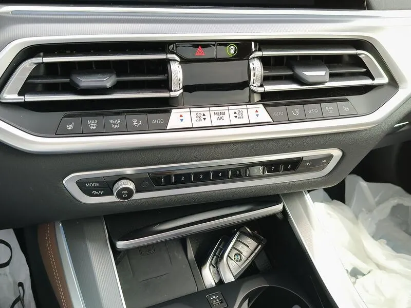 BMW X5 xDrive 45e - foto 12