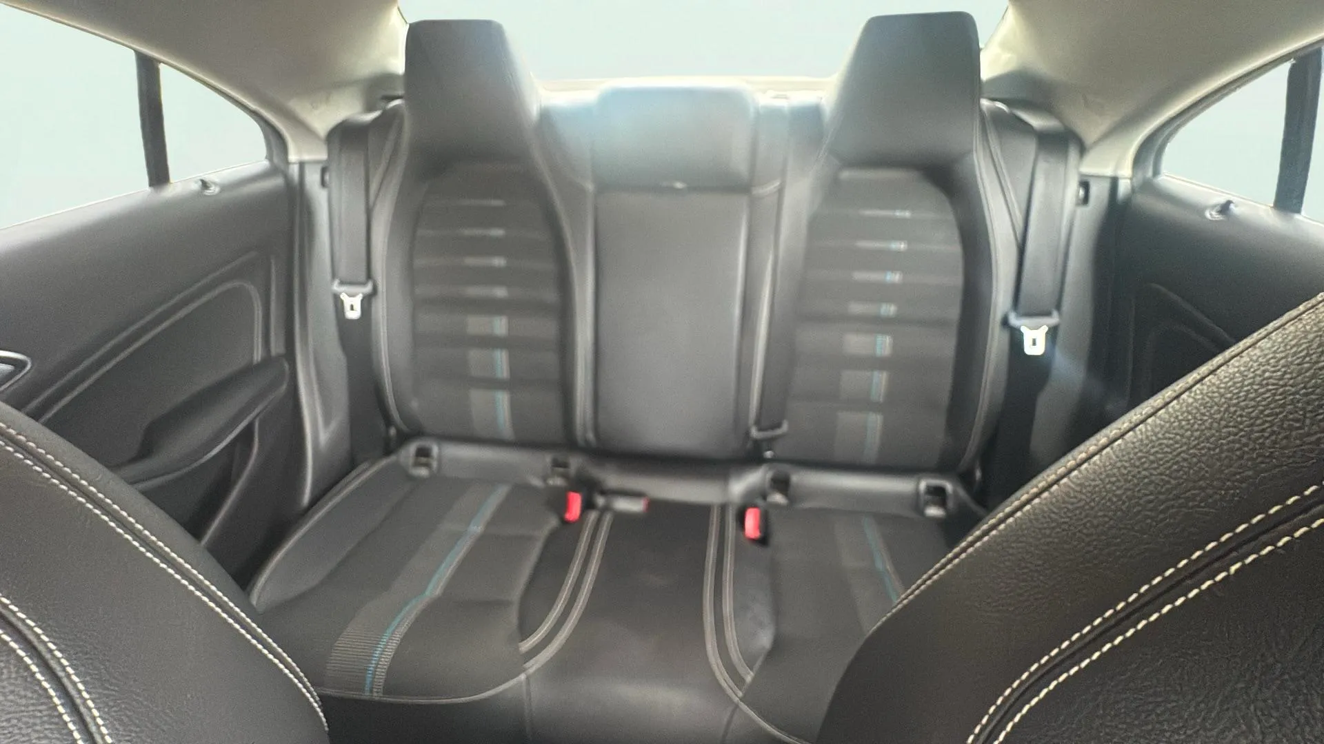 Mercedes-Benz CLA 200 d - foto 16