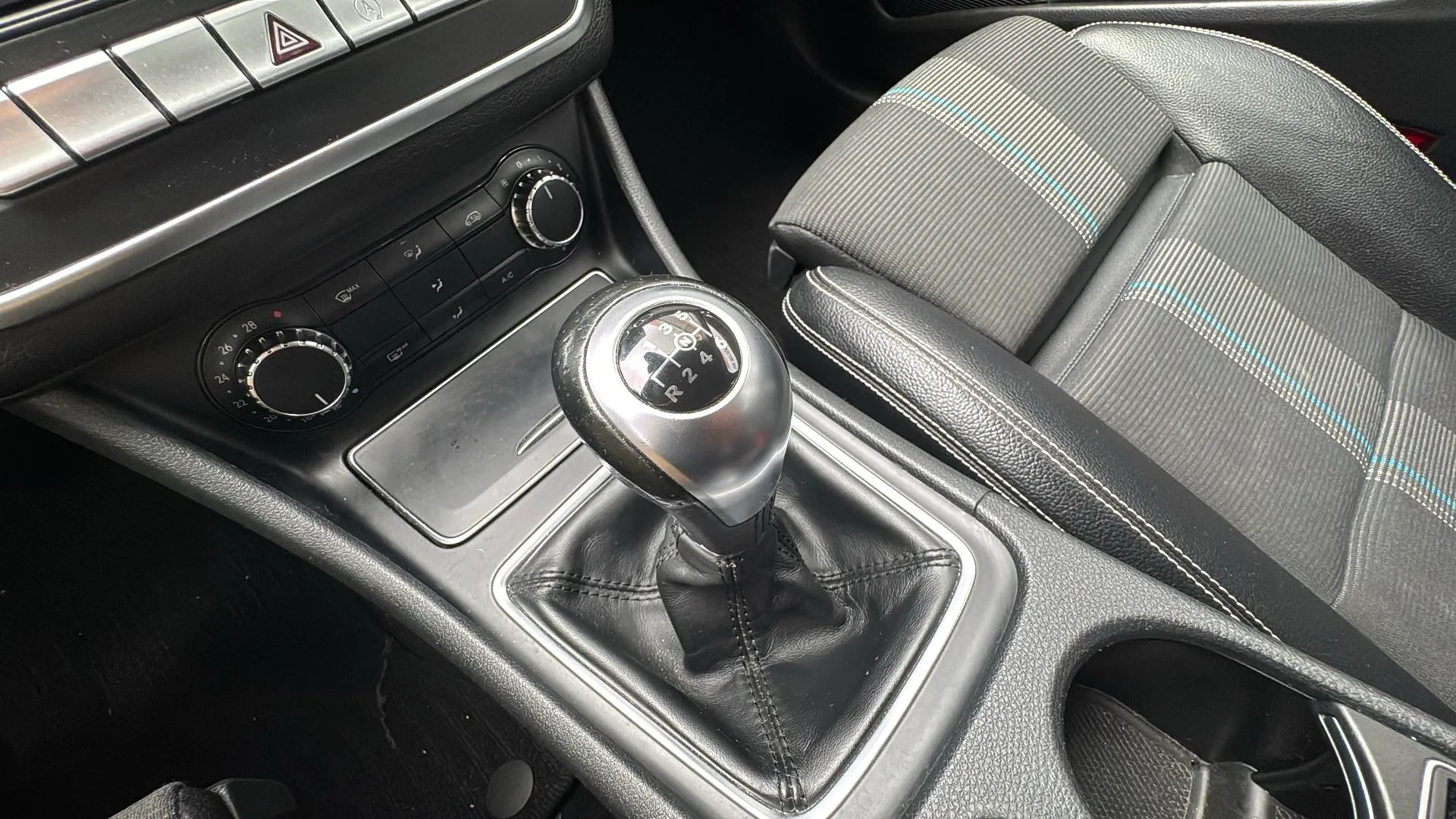 Mercedes-Benz CLA 200 d - foto 21