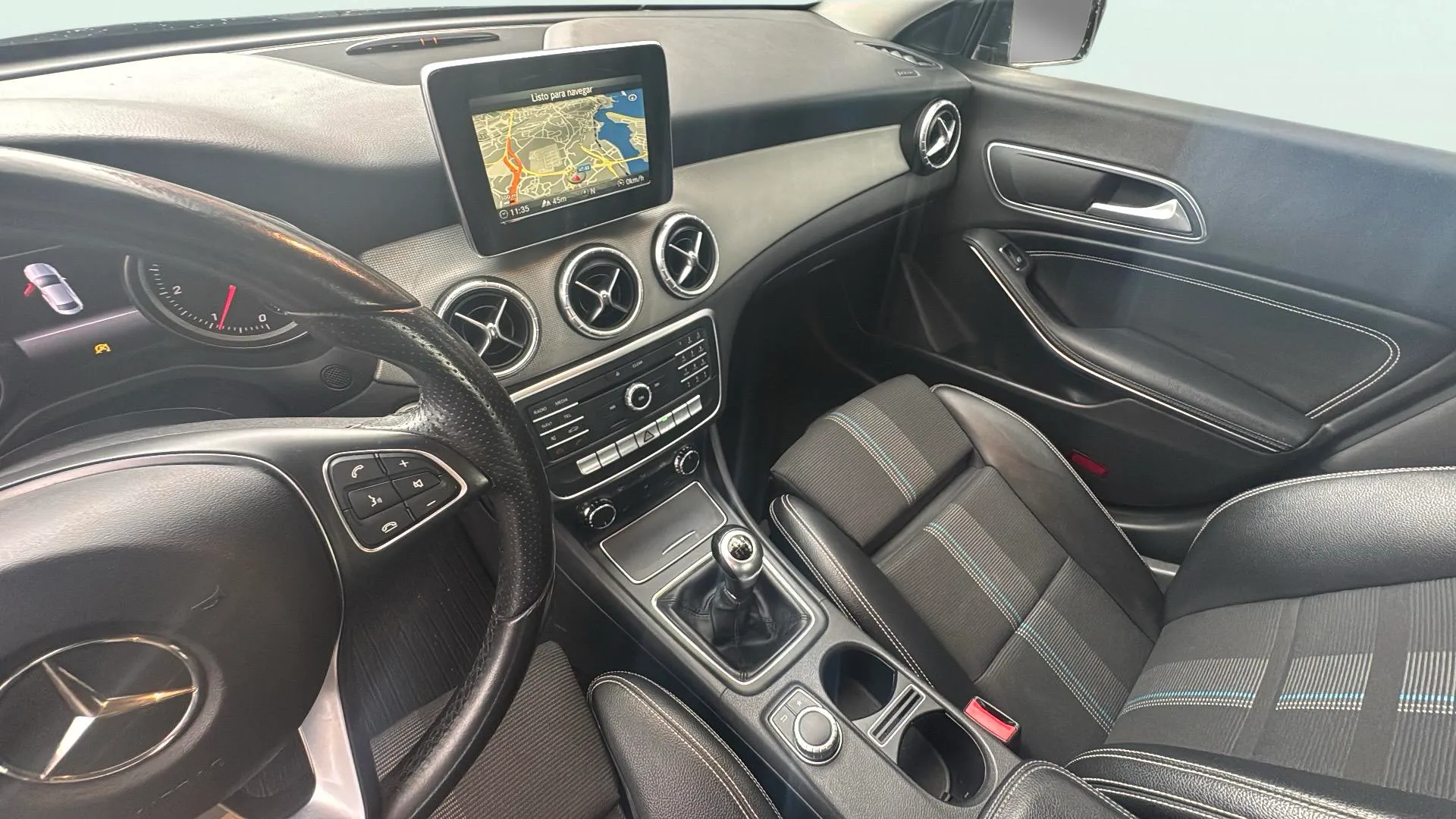 Mercedes-Benz CLA 200 d - foto 12