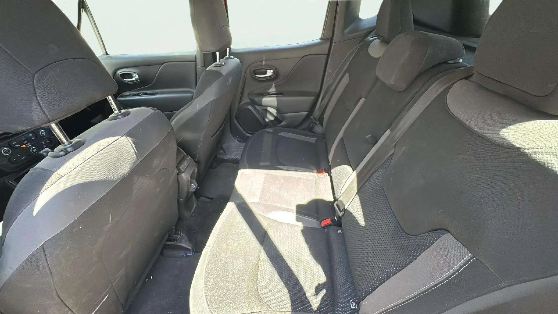Jeep Renegade eHybrid 1.5 Limited ATX - foto 14