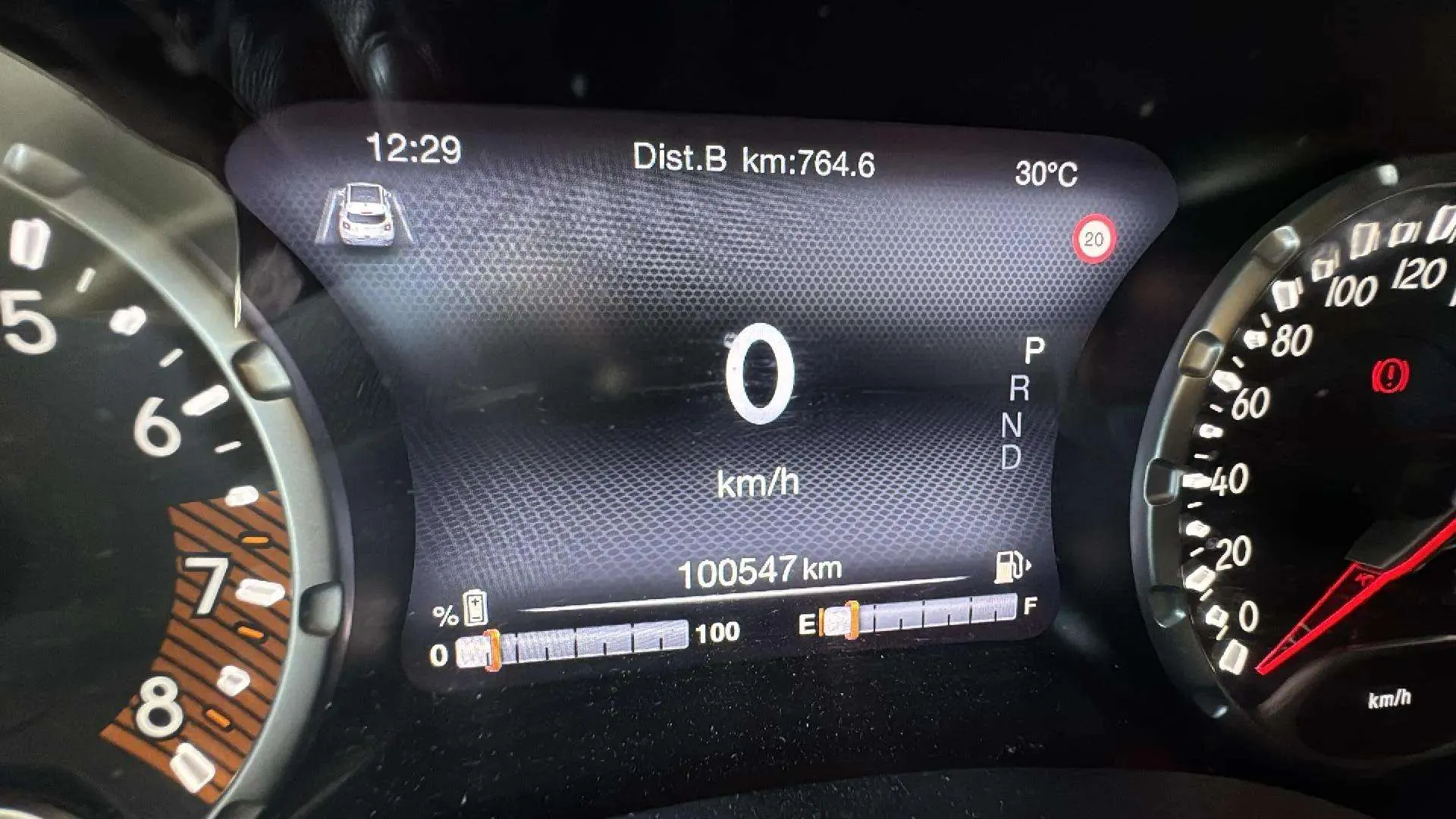 Jeep Renegade eHybrid 1.5 Limited ATX - foto 9