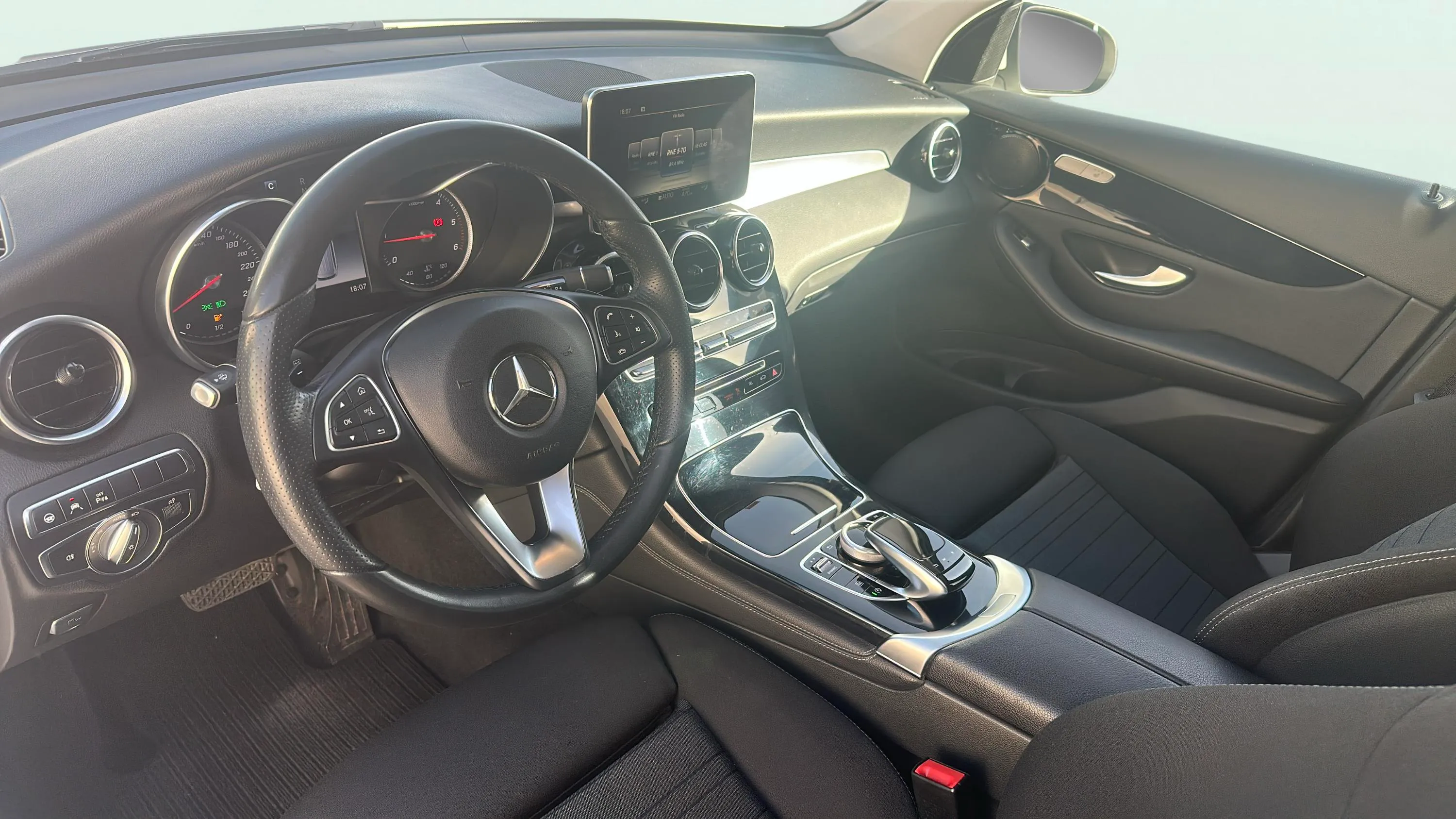 Mercedes-Benz GLC 250 d 4MATIC - foto 9