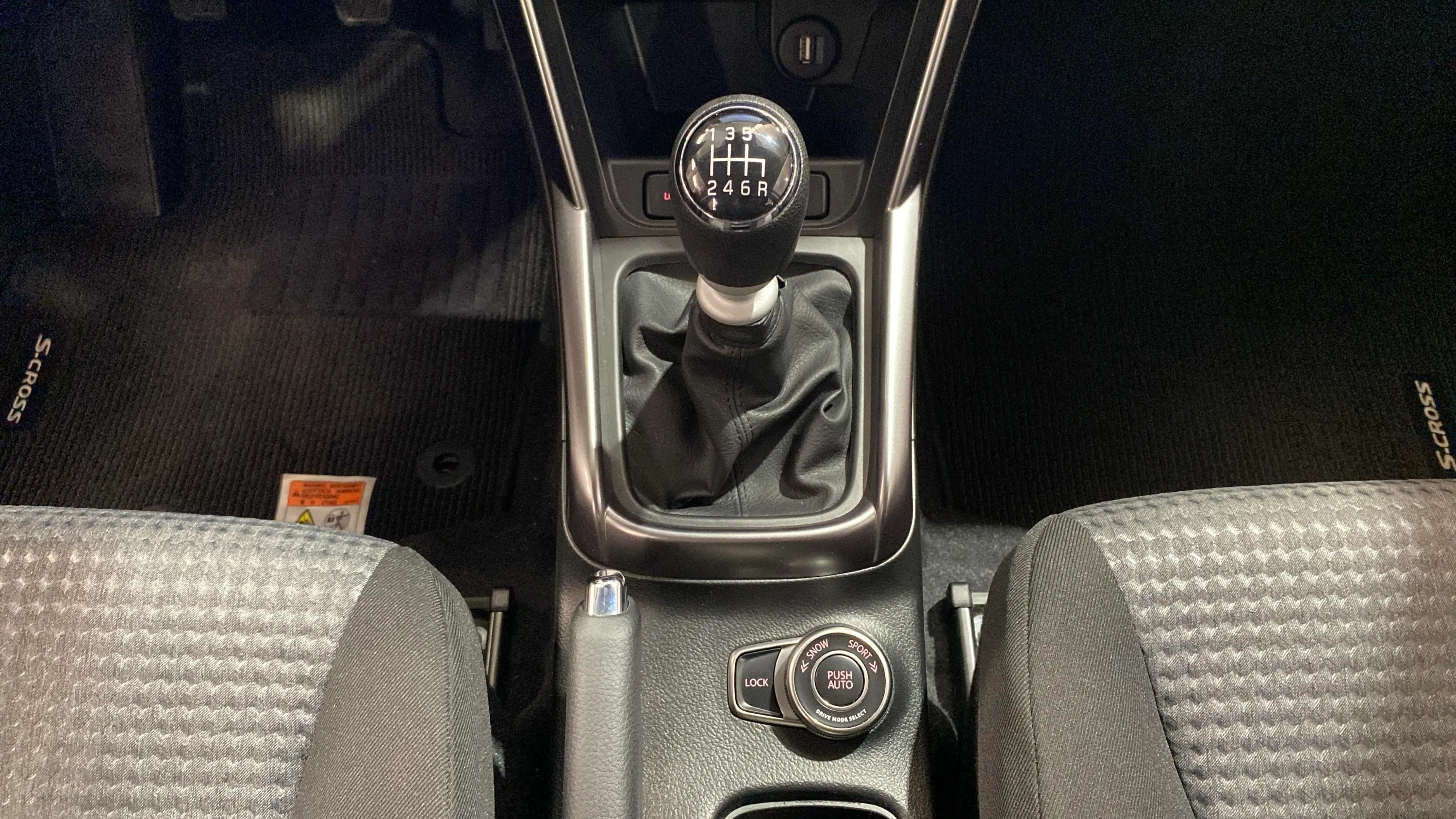Suzuki S-Cross 1.4T S3 4WD Mild Hybrid - foto 30