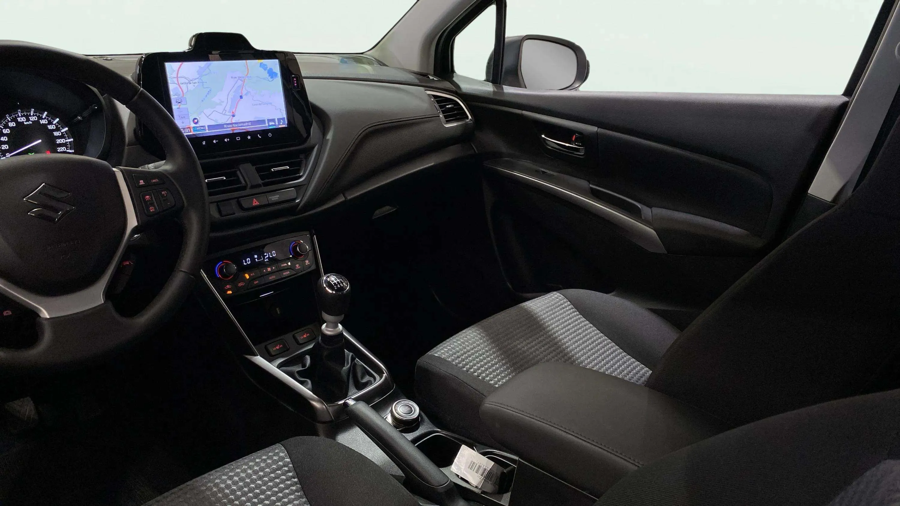 Suzuki S-Cross 1.4T S3 4WD Mild Hybrid - foto 35