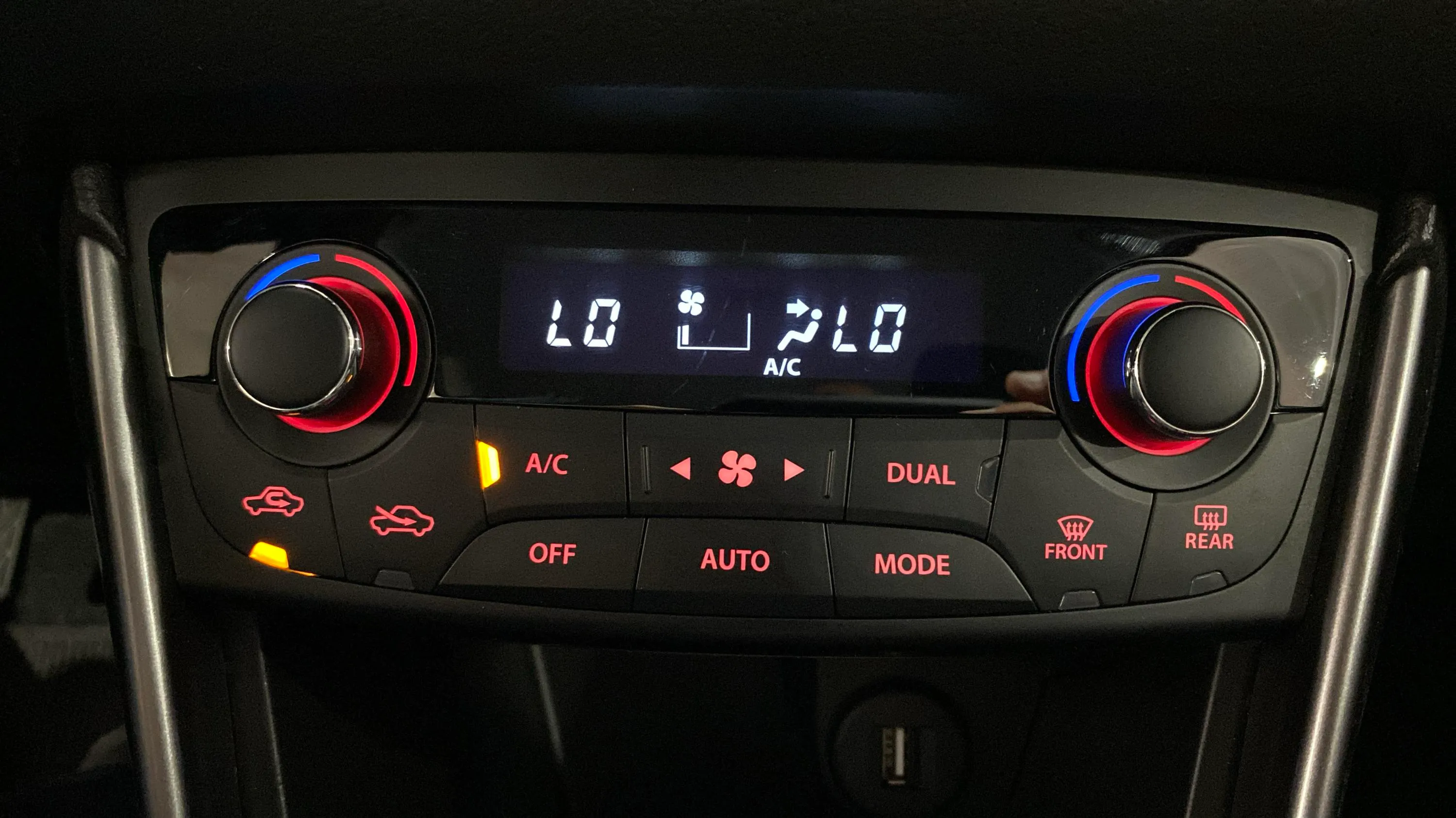 Suzuki S-Cross 1.4T S3 4WD Mild Hybrid - foto 28