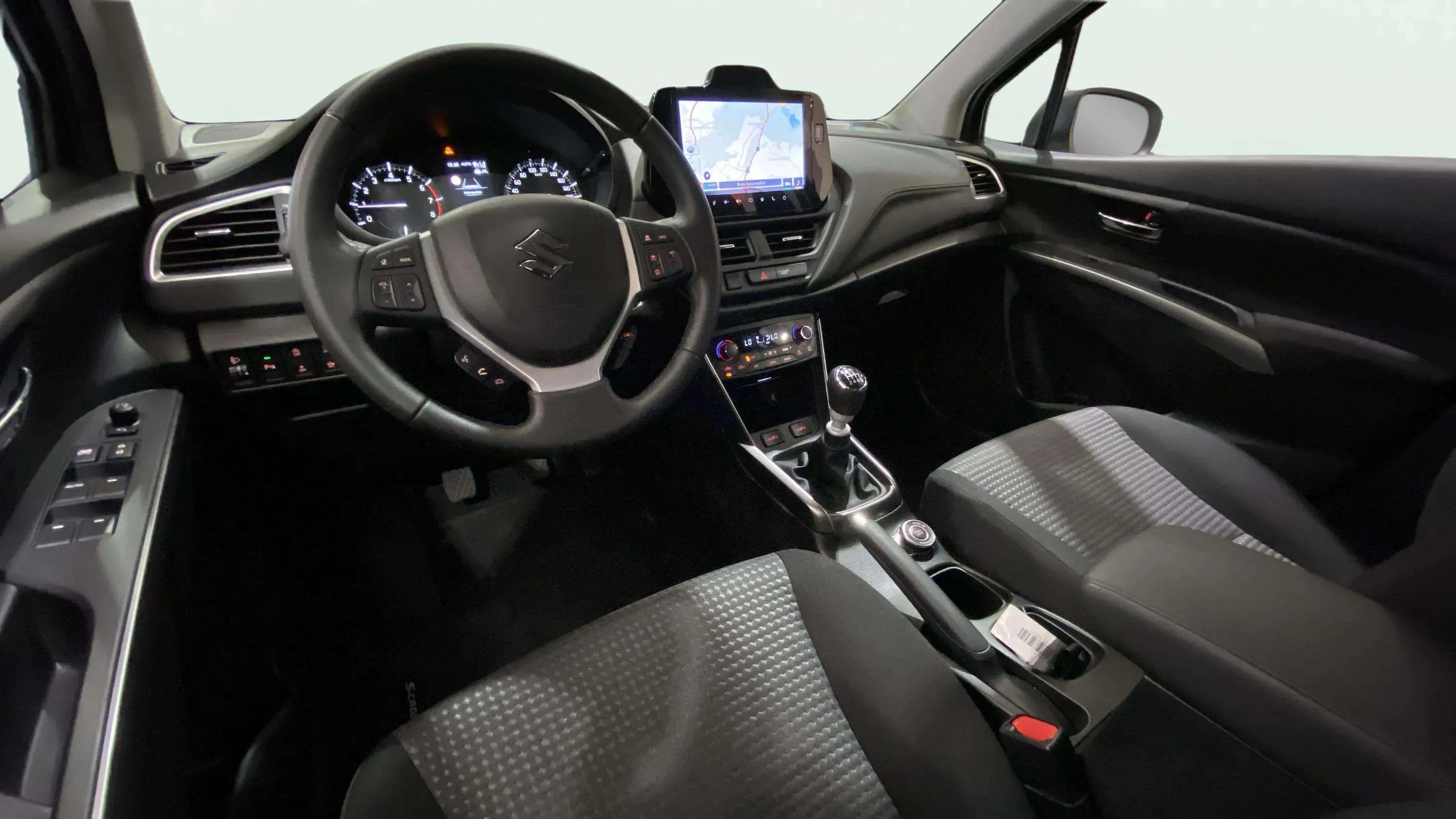 Suzuki S-Cross 1.4T S3 4WD Mild Hybrid - foto 33