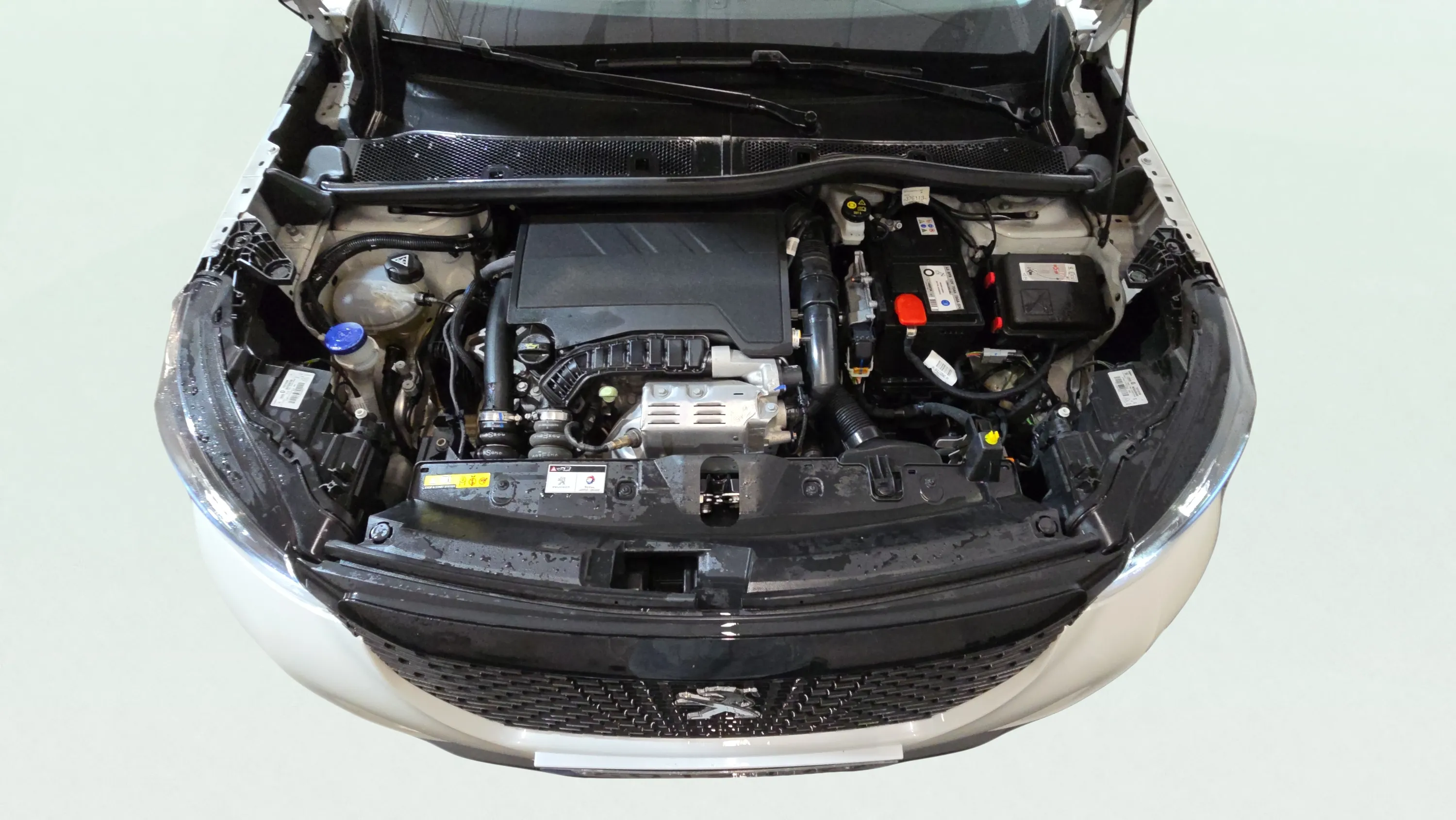 Peugeot 2008 Allure Pack PureTech 100 BVM6 - foto 24