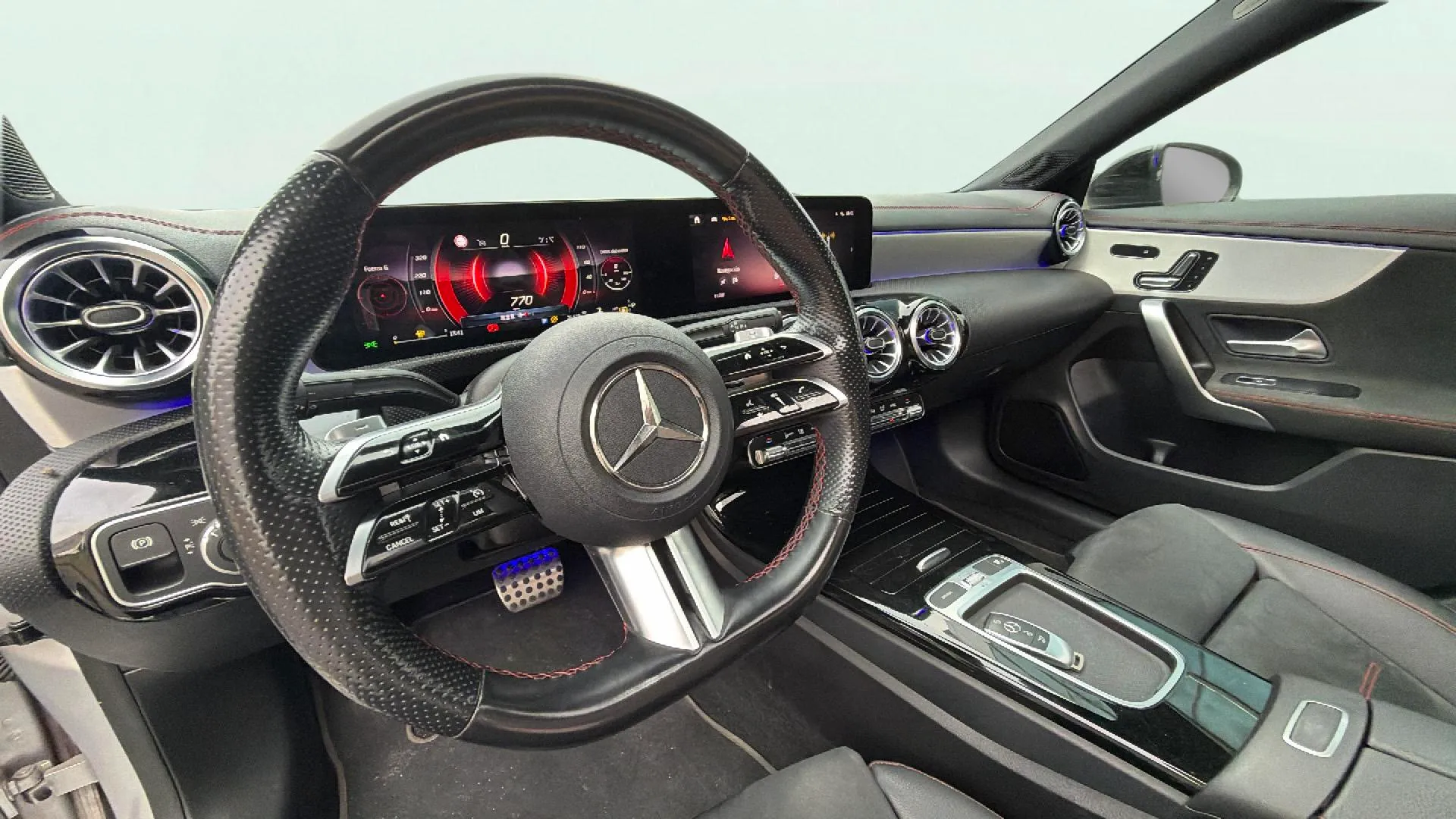 Mercedes-Benz CLA 200 D DCT - foto 14