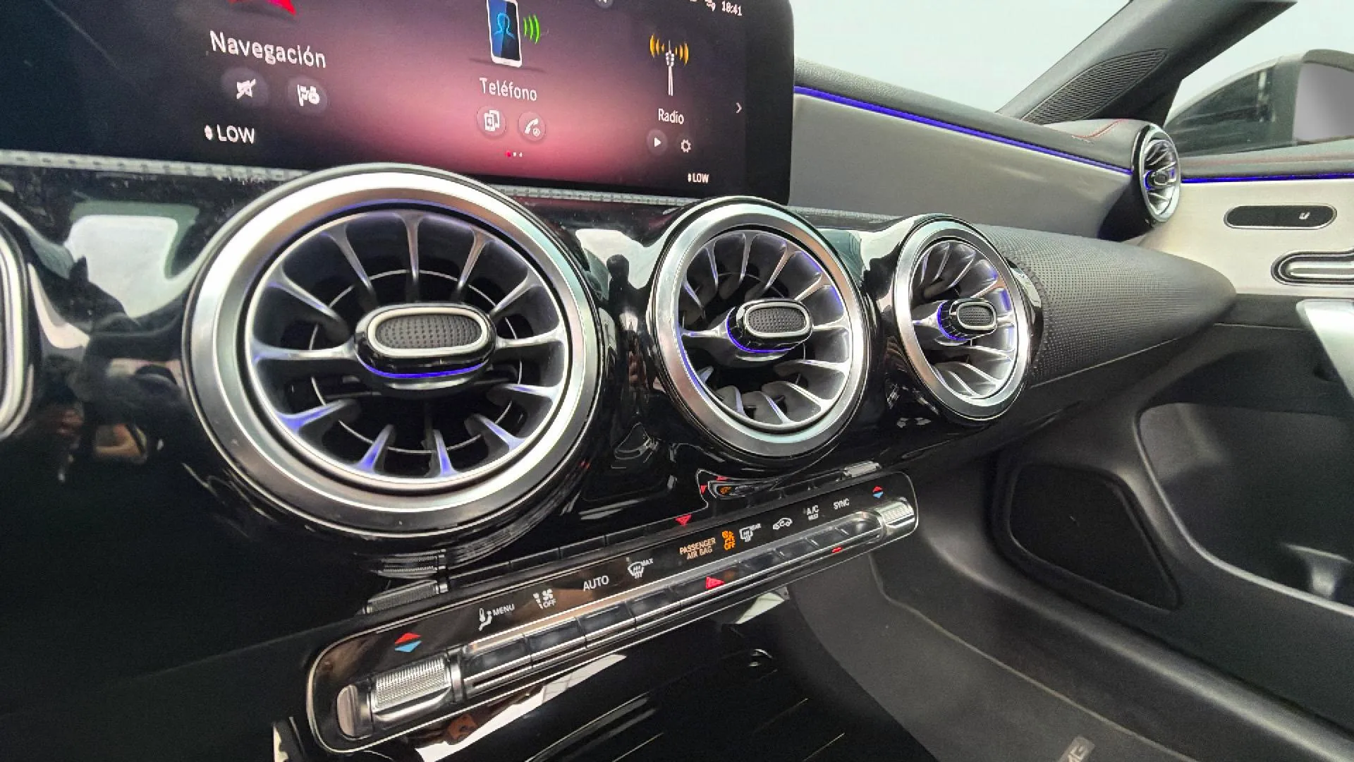 Mercedes-Benz CLA 200 D DCT - foto 13