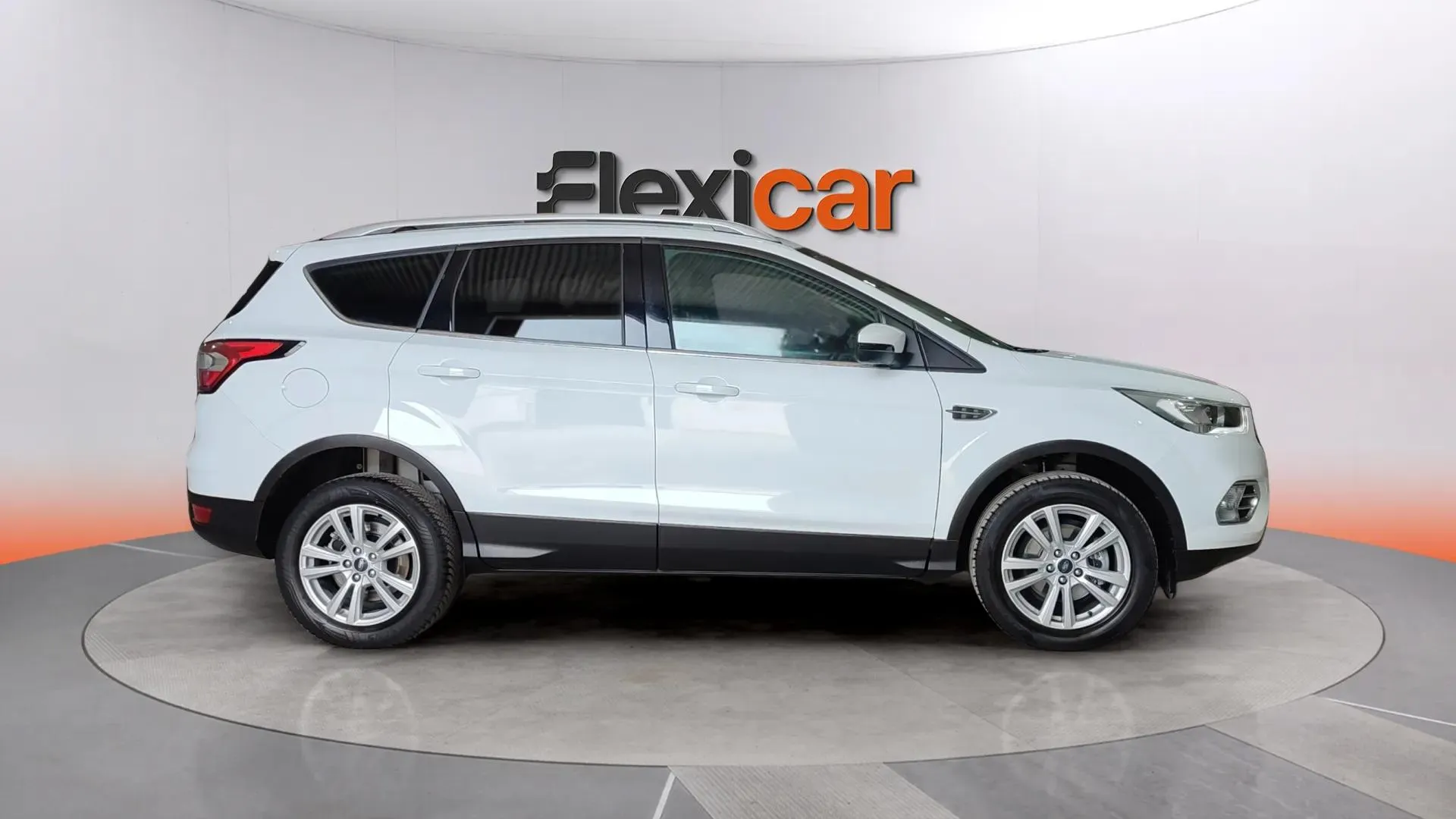 Ford Kuga 1.5 EcoBoost 4x2 Trend - foto 3