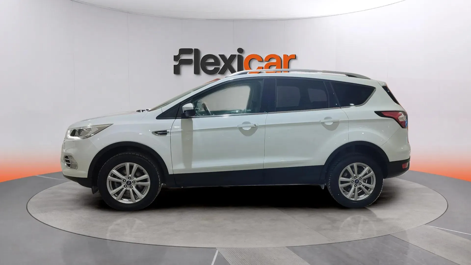 Ford Kuga 1.5 EcoBoost 4x2 Trend - foto 4