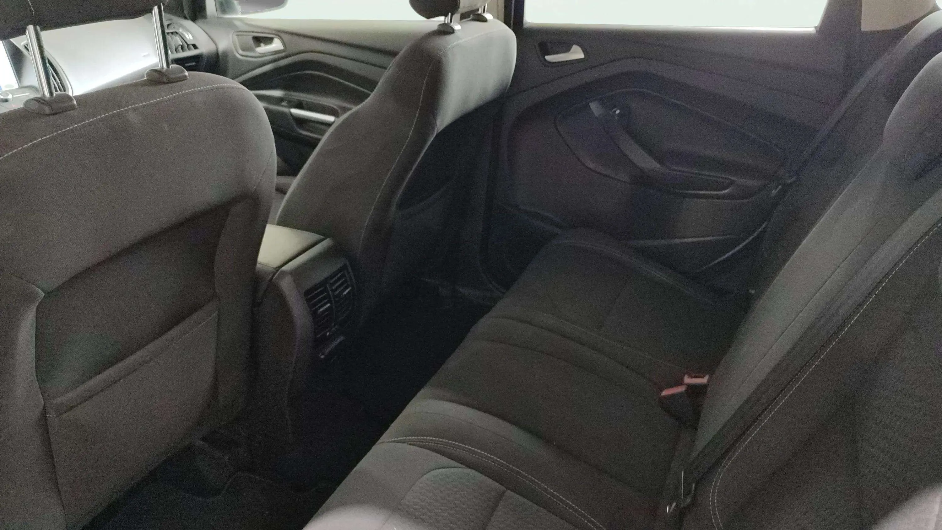 Ford Kuga 1.5 EcoBoost 4x2 Trend - foto 17
