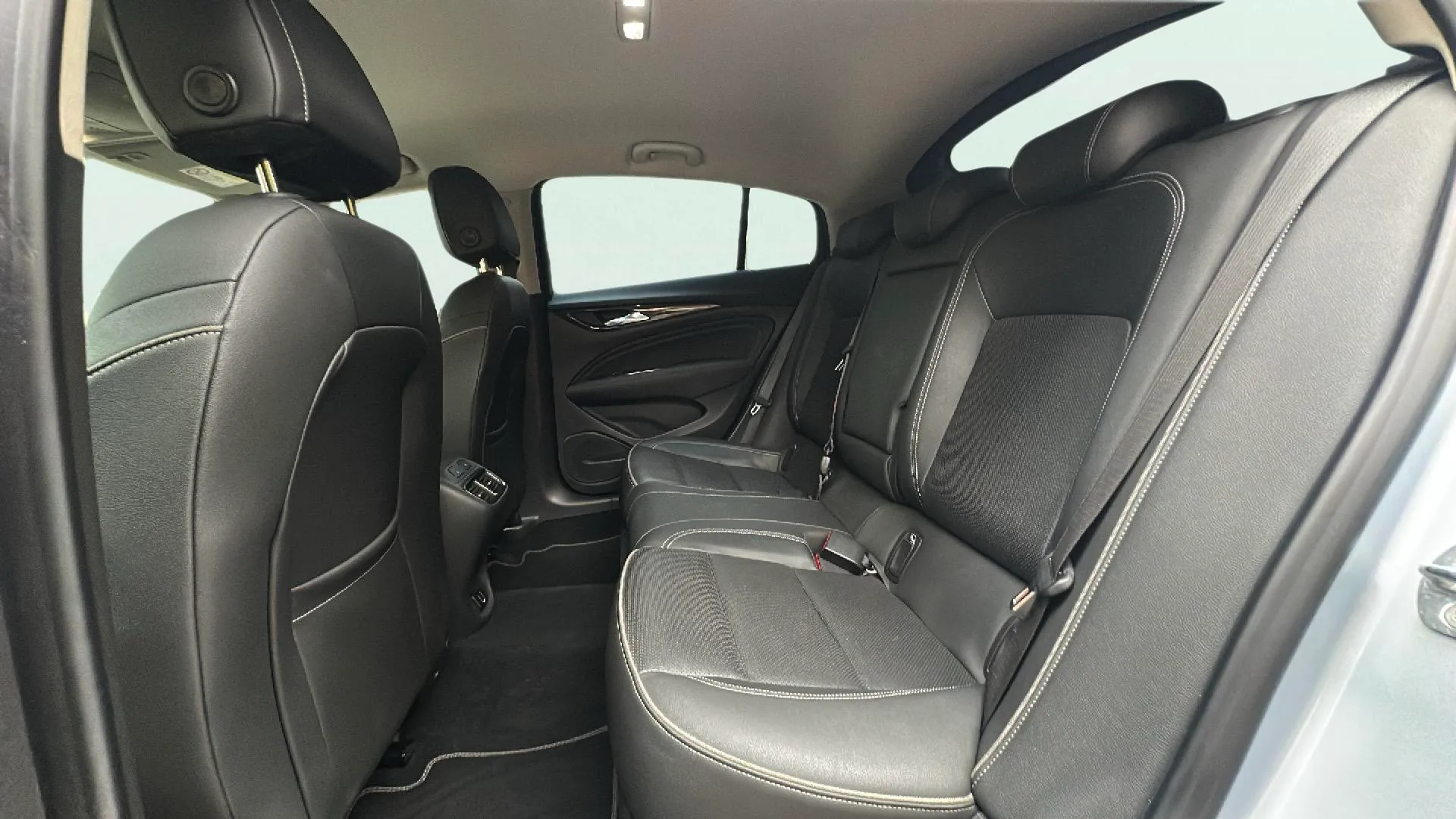 Opel Insignia GS 1.6 CDTi Turbo D Business - foto 16