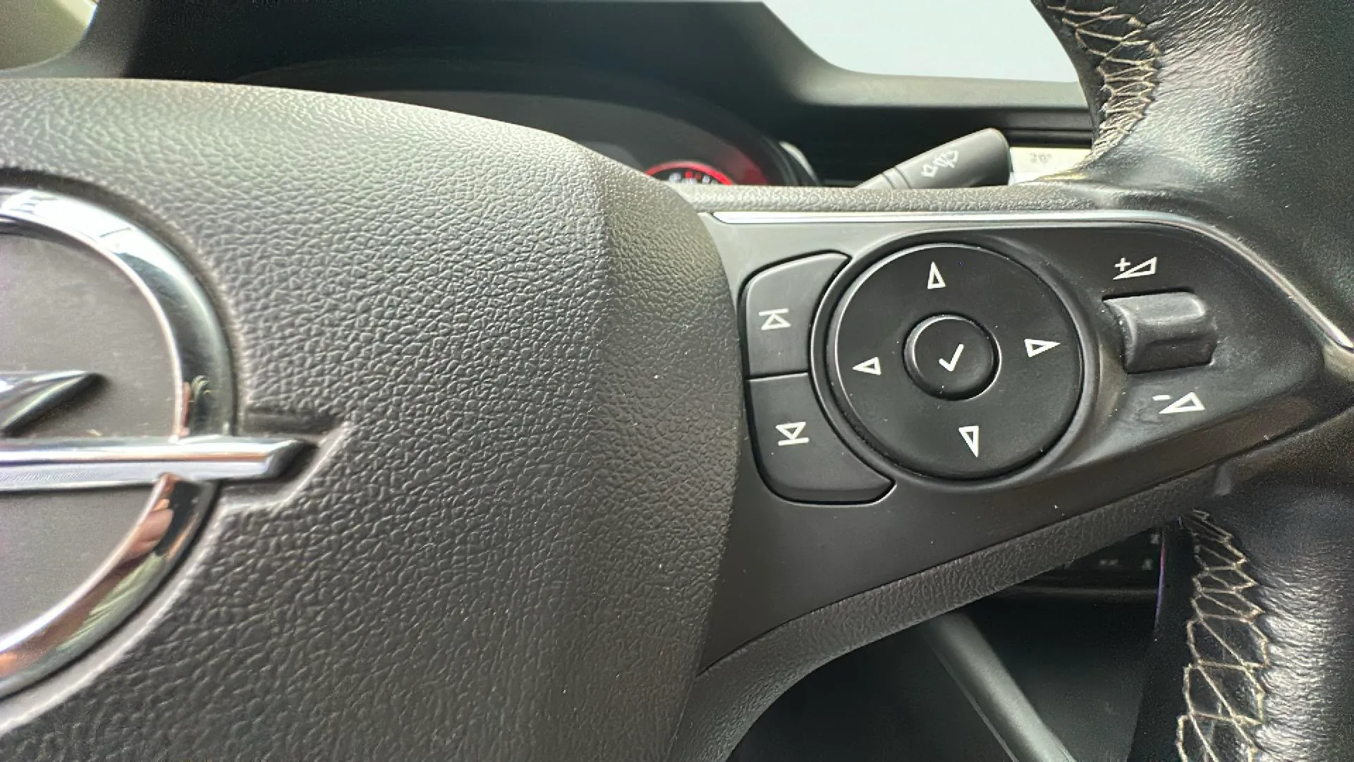 Opel Insignia GS 1.6 CDTi Turbo D Business - foto 23