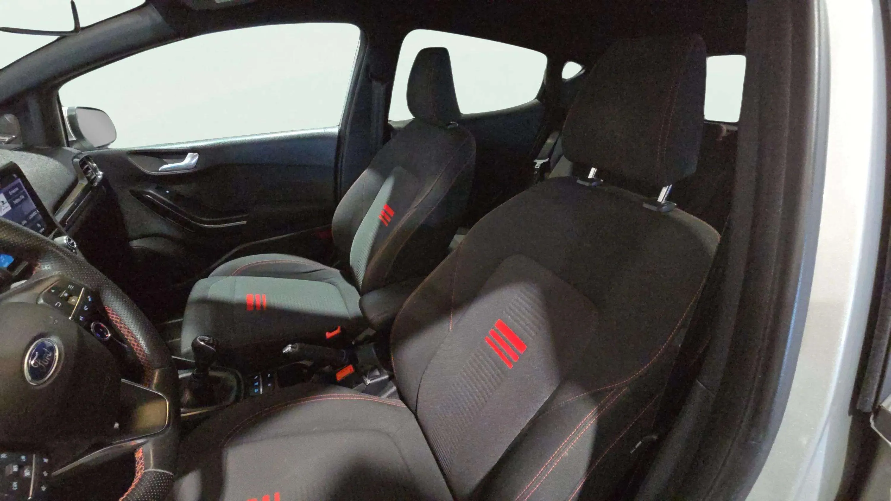 Ford Fiesta 1.0 EcoBoost MHEV ST-Line - foto 27