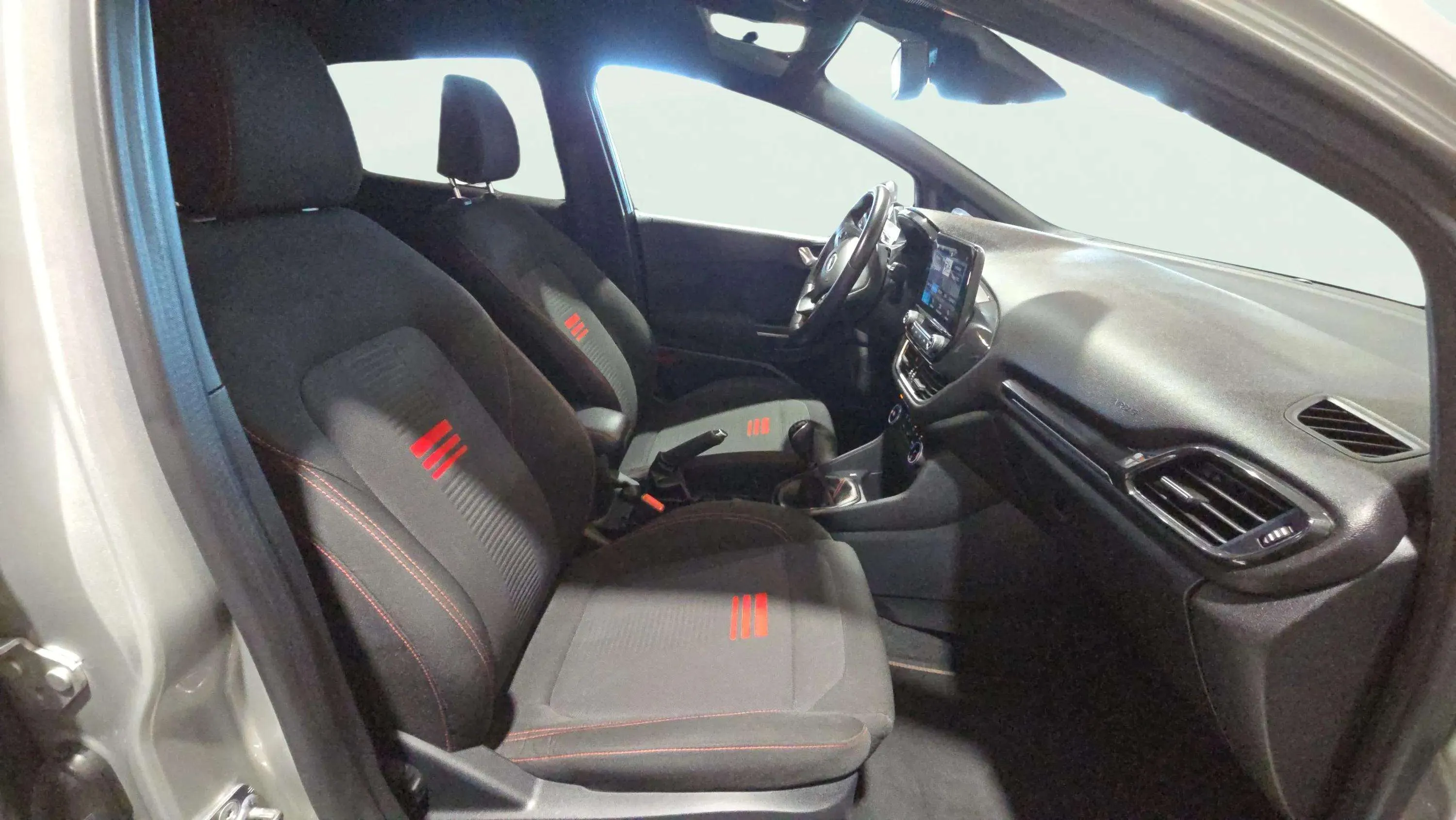 Ford Fiesta 1.0 EcoBoost MHEV ST-Line - foto 13