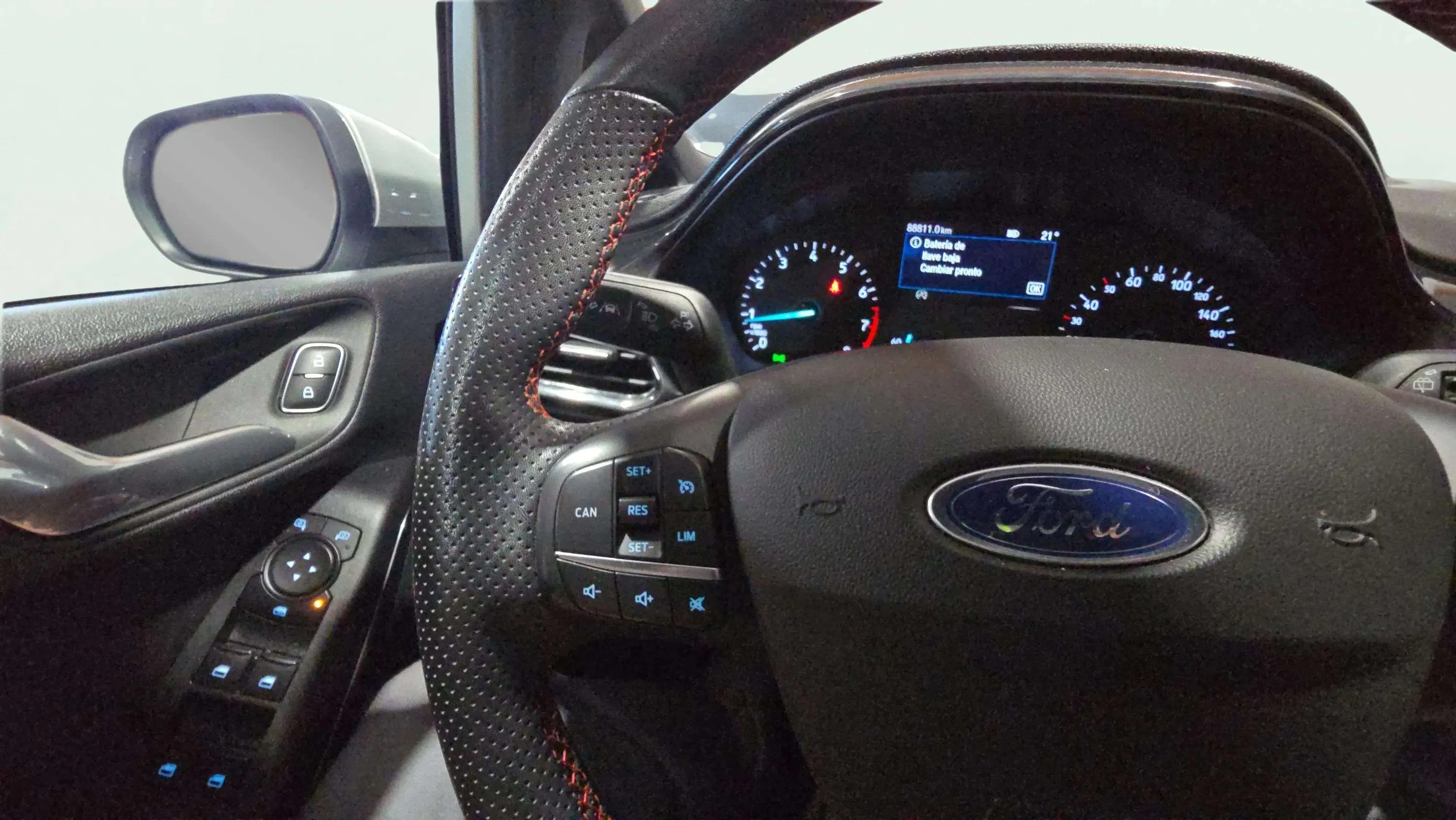 Ford Fiesta 1.0 EcoBoost MHEV ST-Line - foto 25