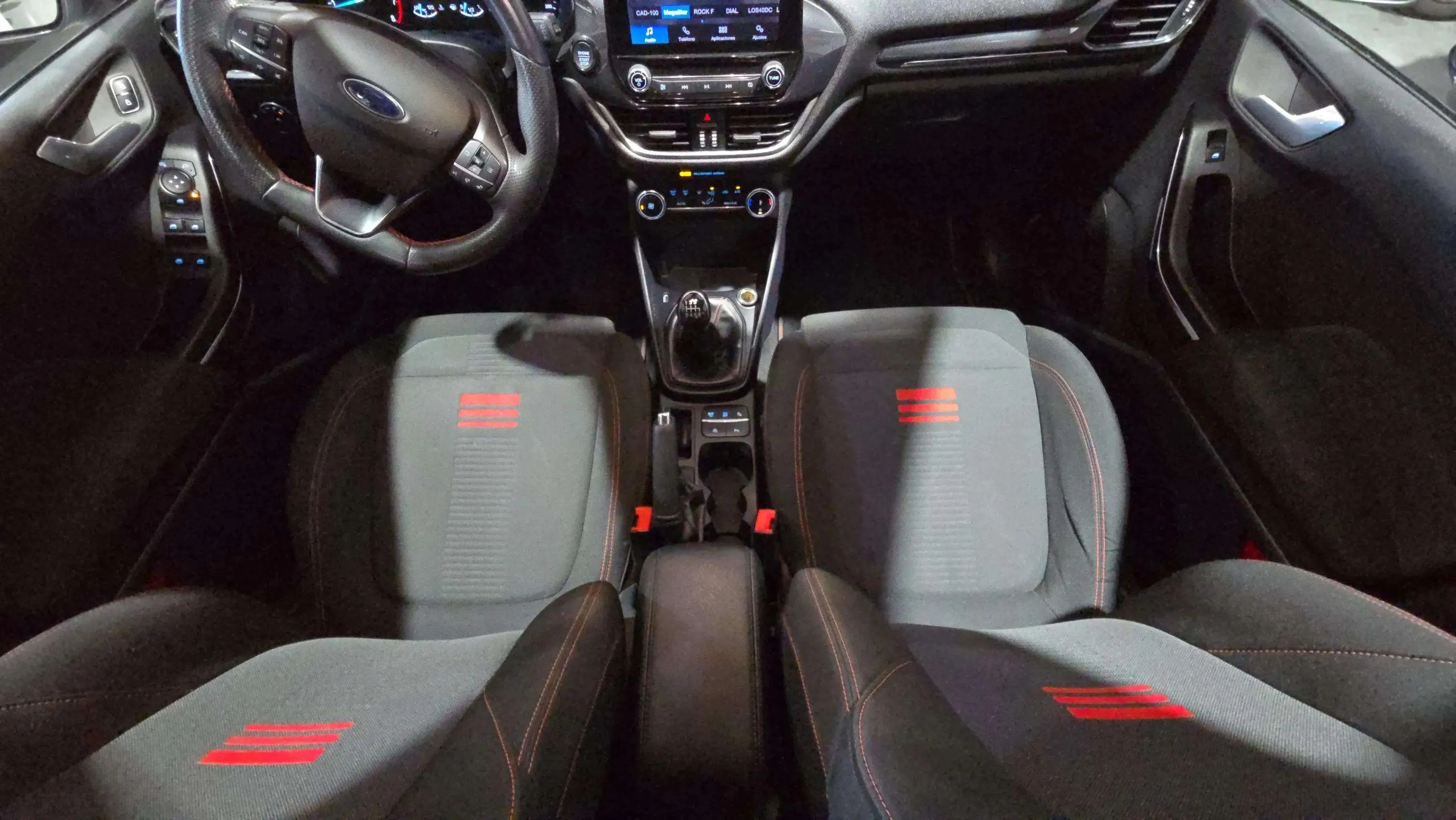 Ford Fiesta 1.0 EcoBoost MHEV ST-Line - foto 26
