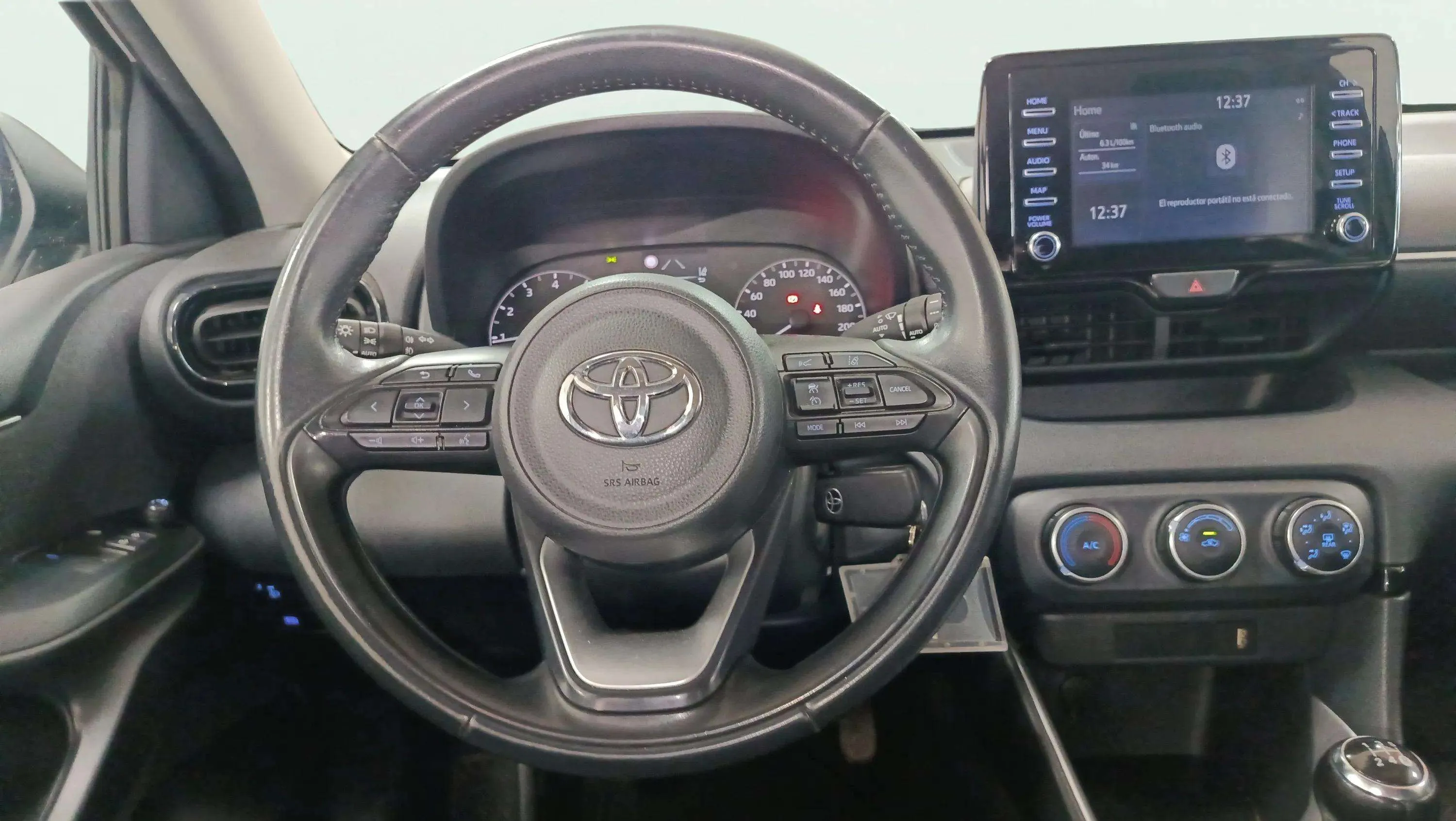 Toyota Yaris 1.0 - foto 14