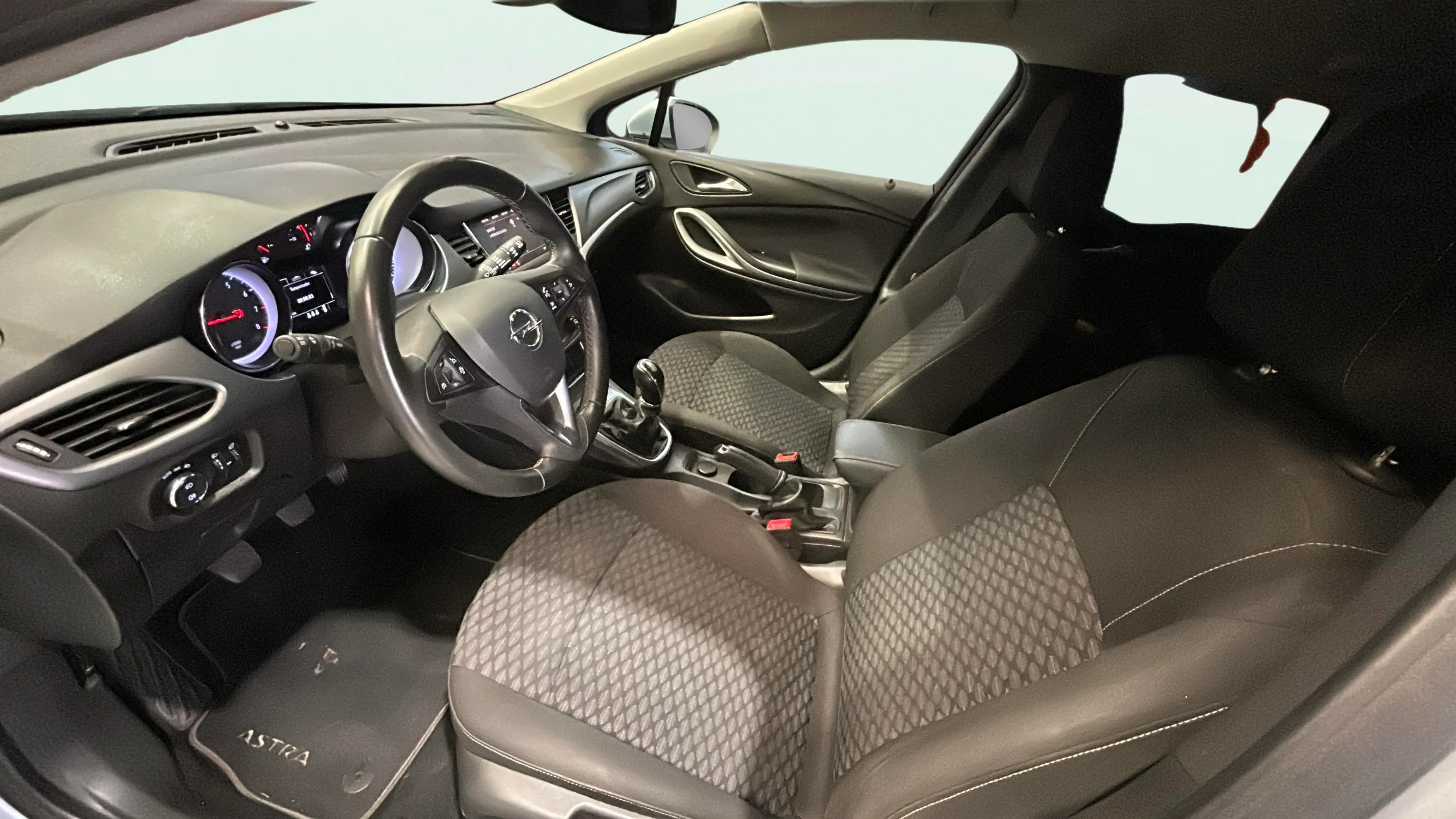 Opel Astra 1.2T SHL 2020 - foto 13