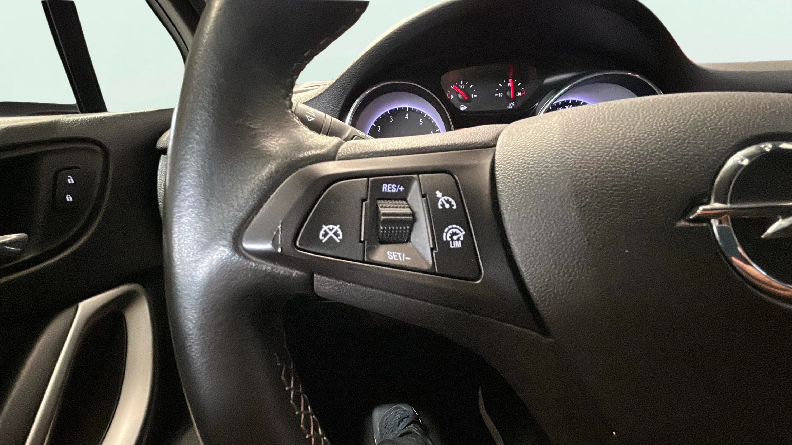 Opel Astra 1.2T SHL 2020 - foto 19