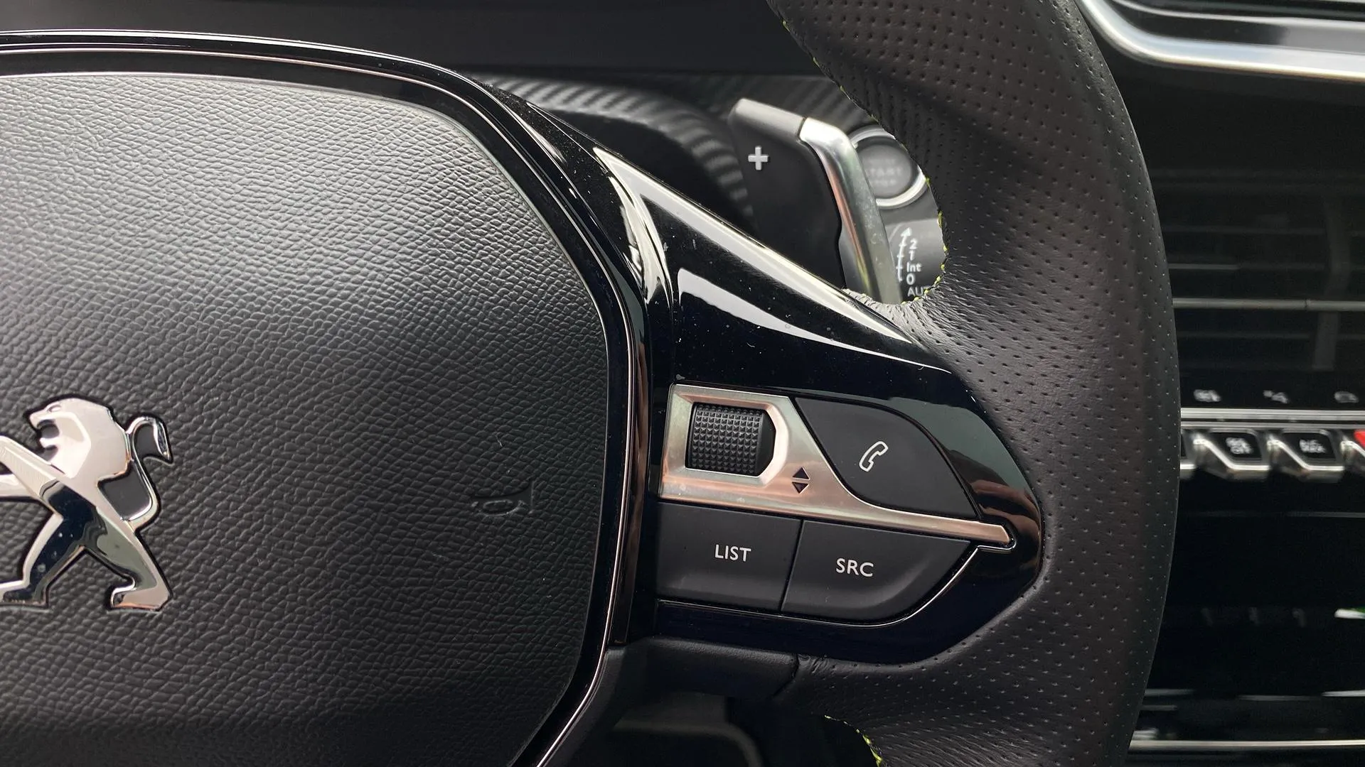 Peugeot 208 PureTech EAT8 GT Line - foto 18