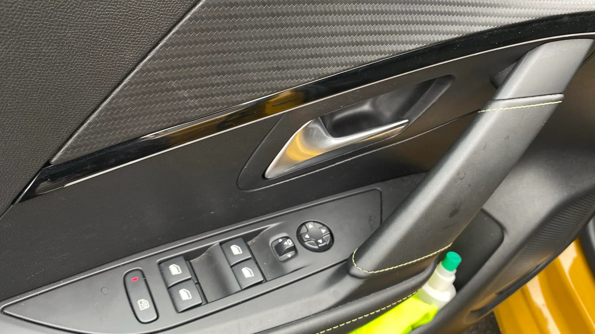 Peugeot 208 PureTech EAT8 GT Line - foto 21