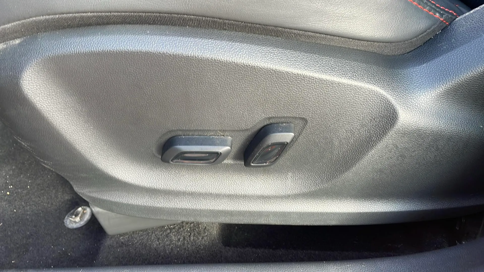 MG ZS 1.0T Luxury - foto 43