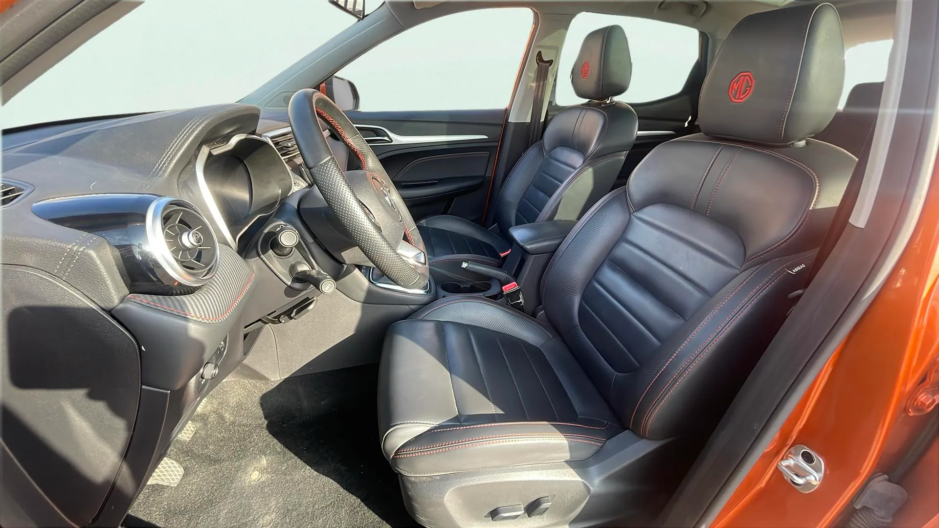 MG ZS 1.0T Luxury - foto 14